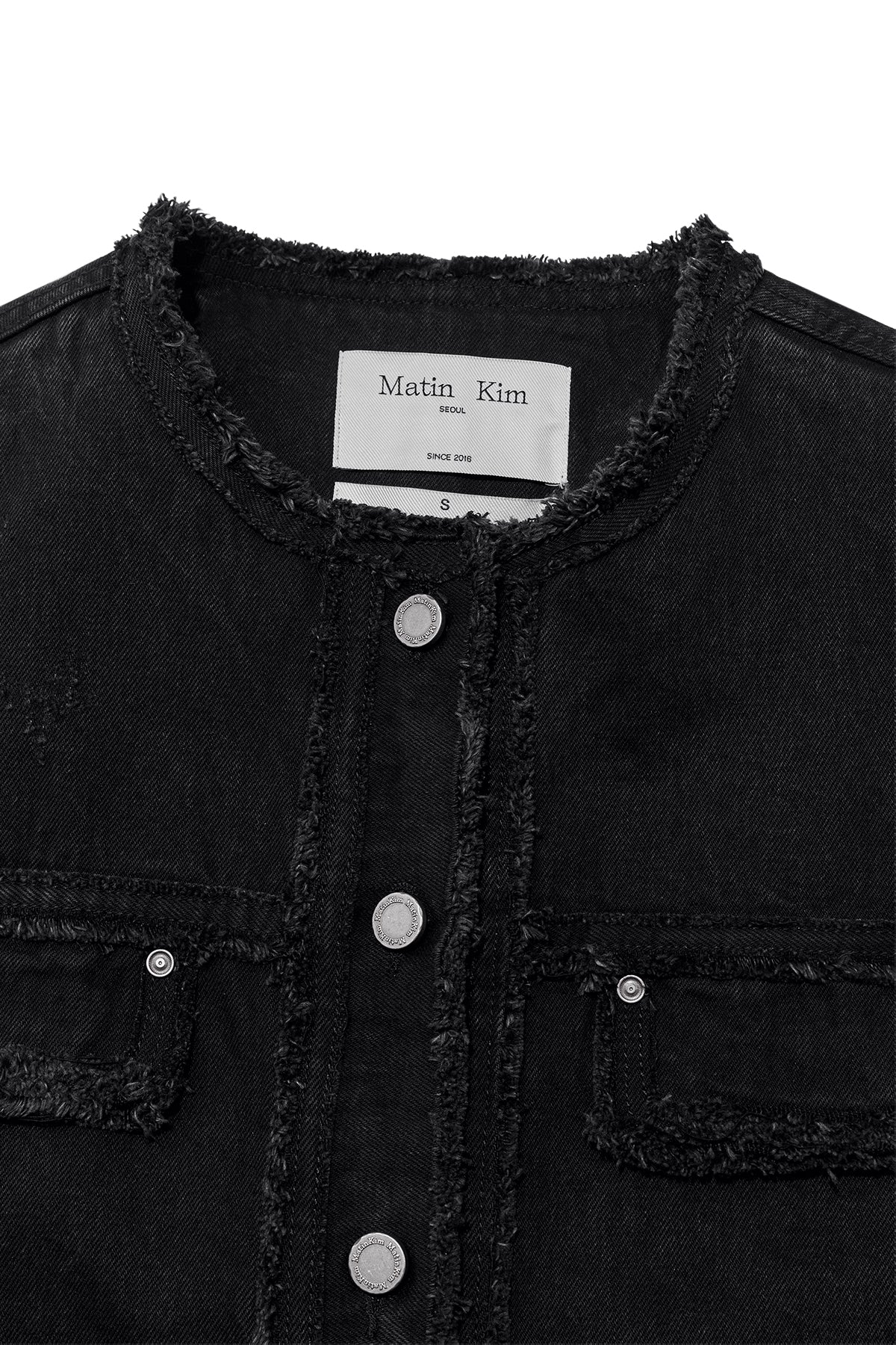 [matinkim] COLLARLESS DAMAGE DENIM JACKET IN BLACK