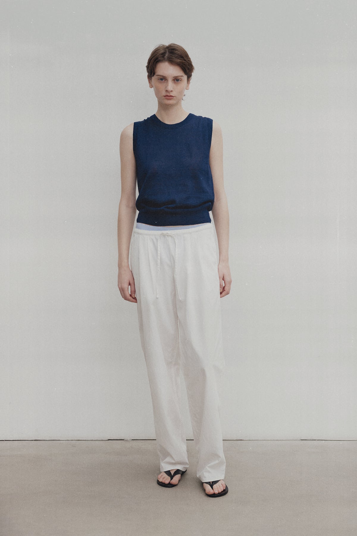 Nothing Written Rola linen sleeveless (Navy)