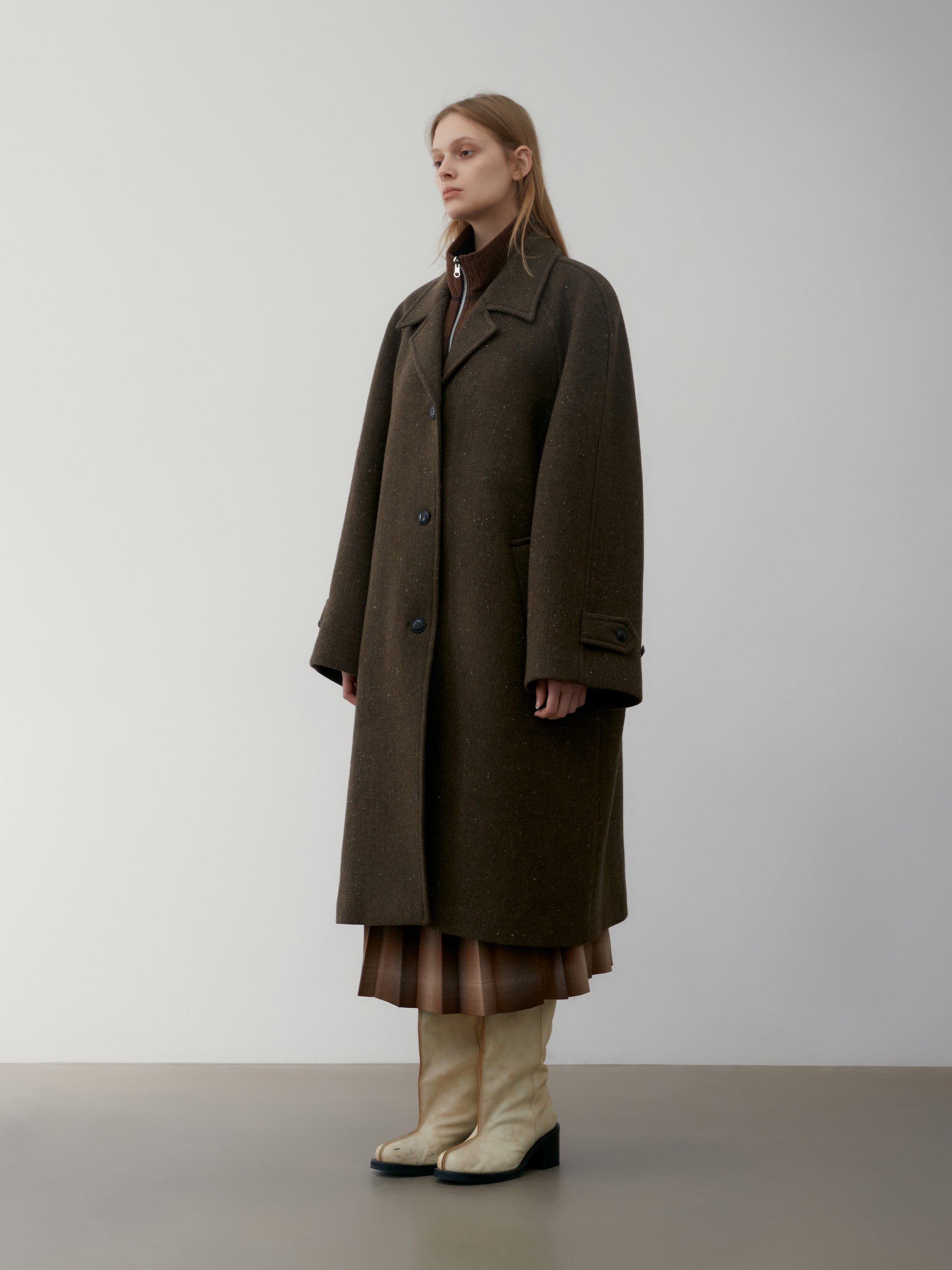 [low_classic] CASHMERE RAGLAN SLEEVE COAT
KHAKI