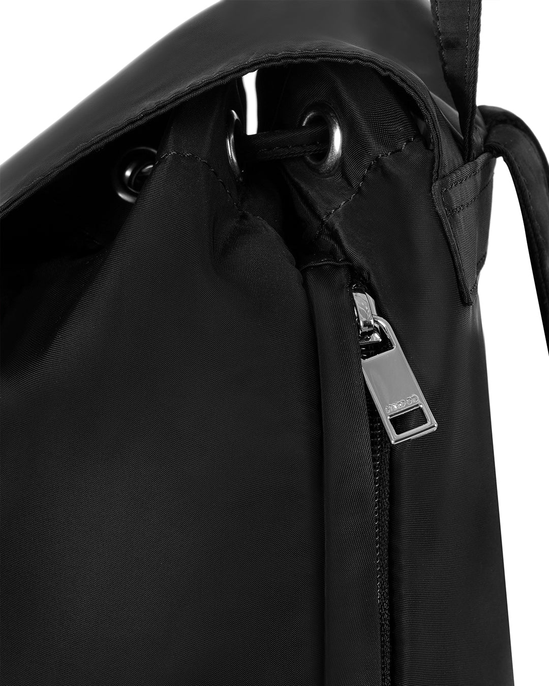 Hug Backpack · Black
