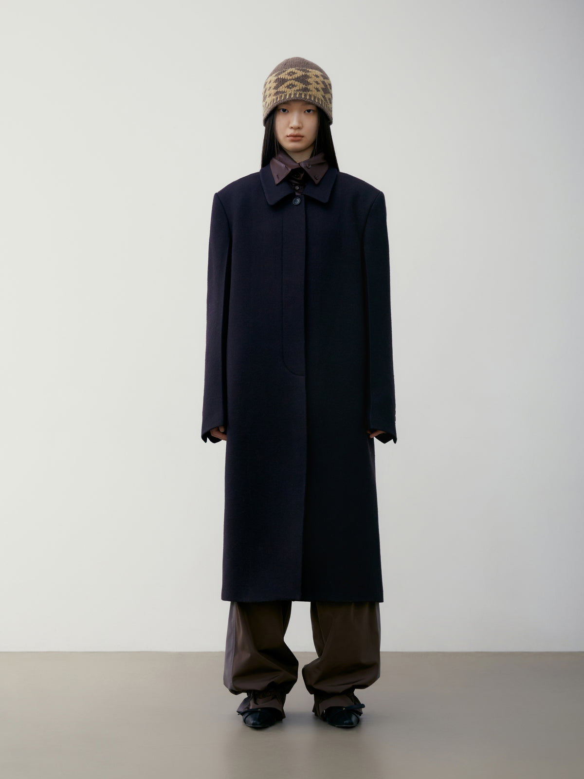 Low Classic Wool Twill Single Mac Coat Black Purple