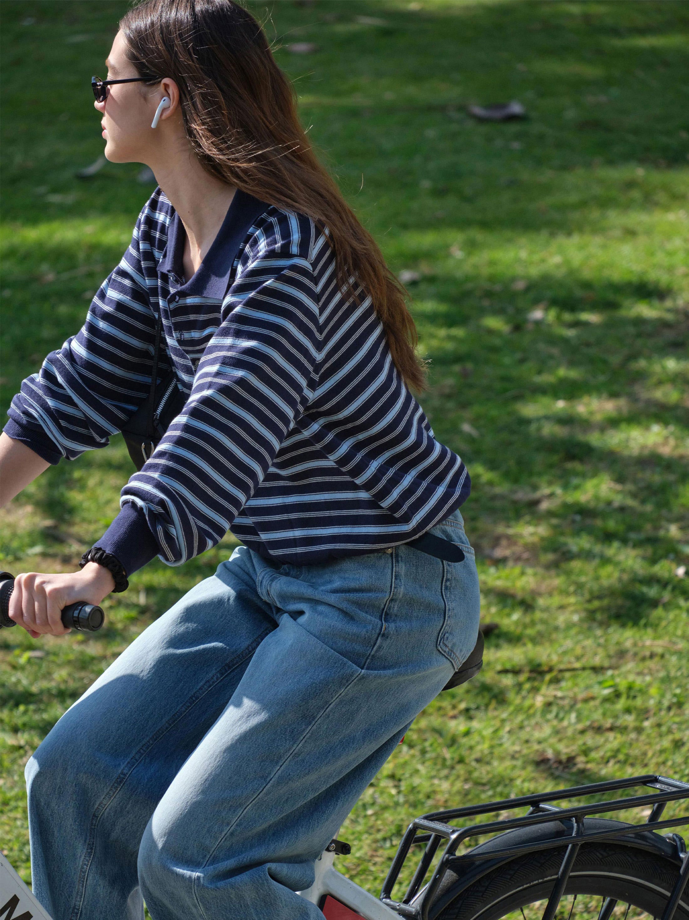 Low Classic Striped Open Collar Sweater Navy Stripe