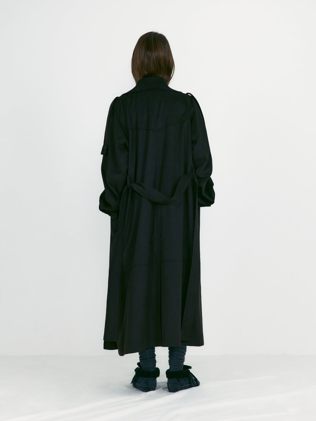 [low_classic] Suede Belted Trench Coat
Dark Brown