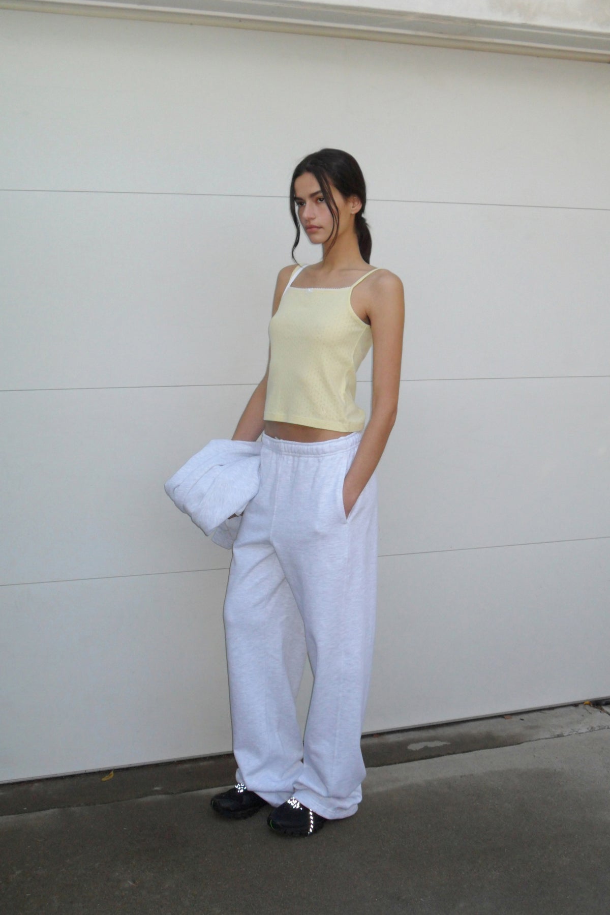 Low Classic Ribbon Pointed Sleeveless Sunflower