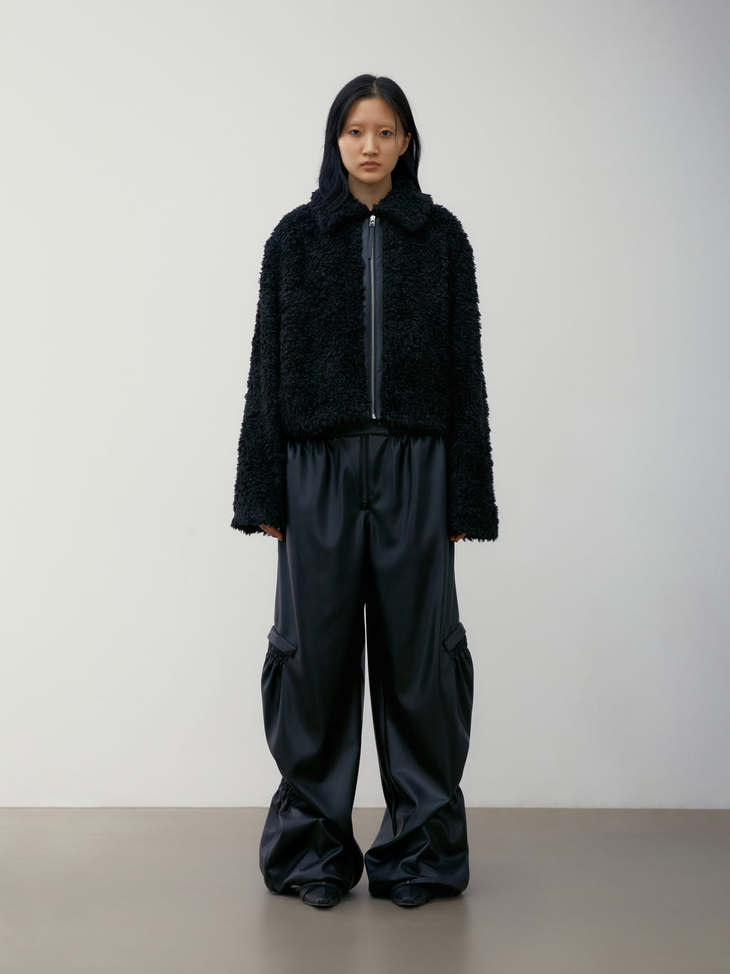 [low_classic] FLUFFY FUR JACKET
BLACK