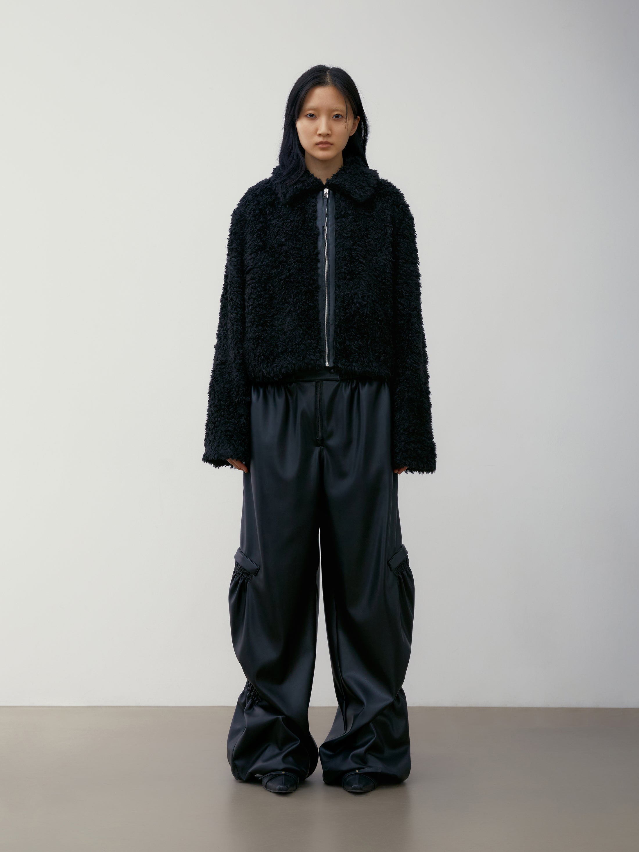 [low_classic] FLUFFY FUR JACKET
BLACK