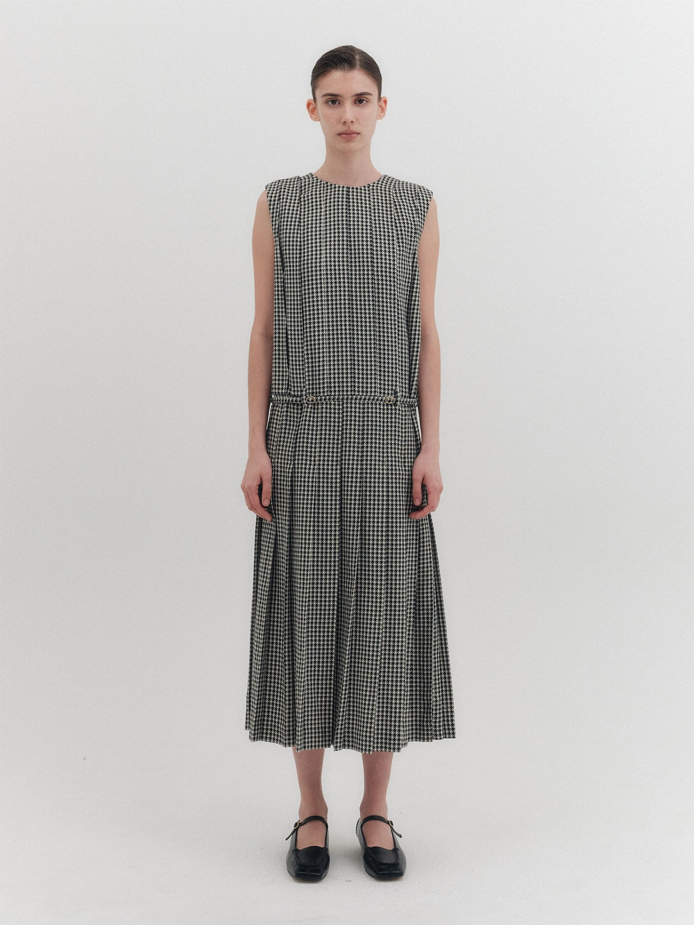 EENK Pleated Long Dress - Black/Ivory