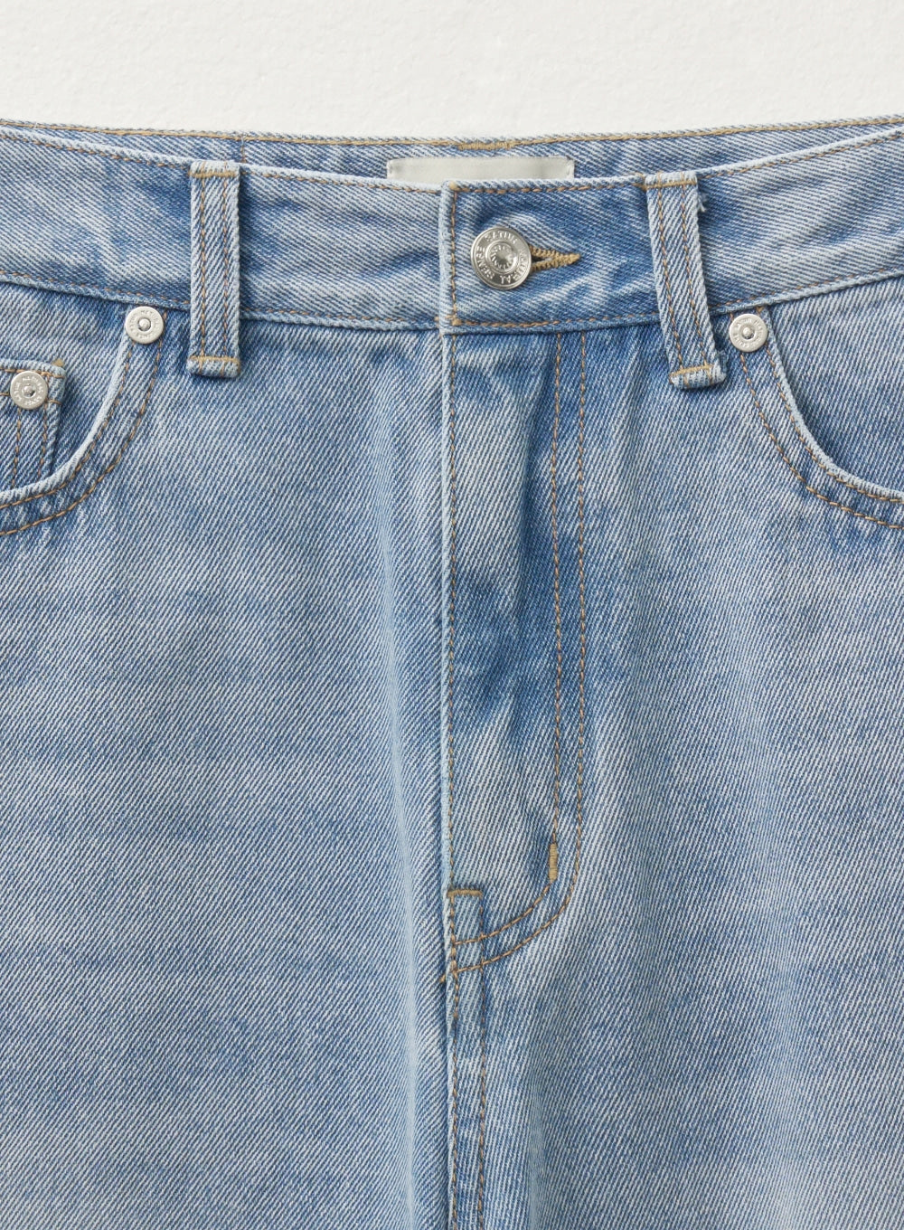 [satur] (W) Crease Hemline Wide Denim Pants - Light Washed