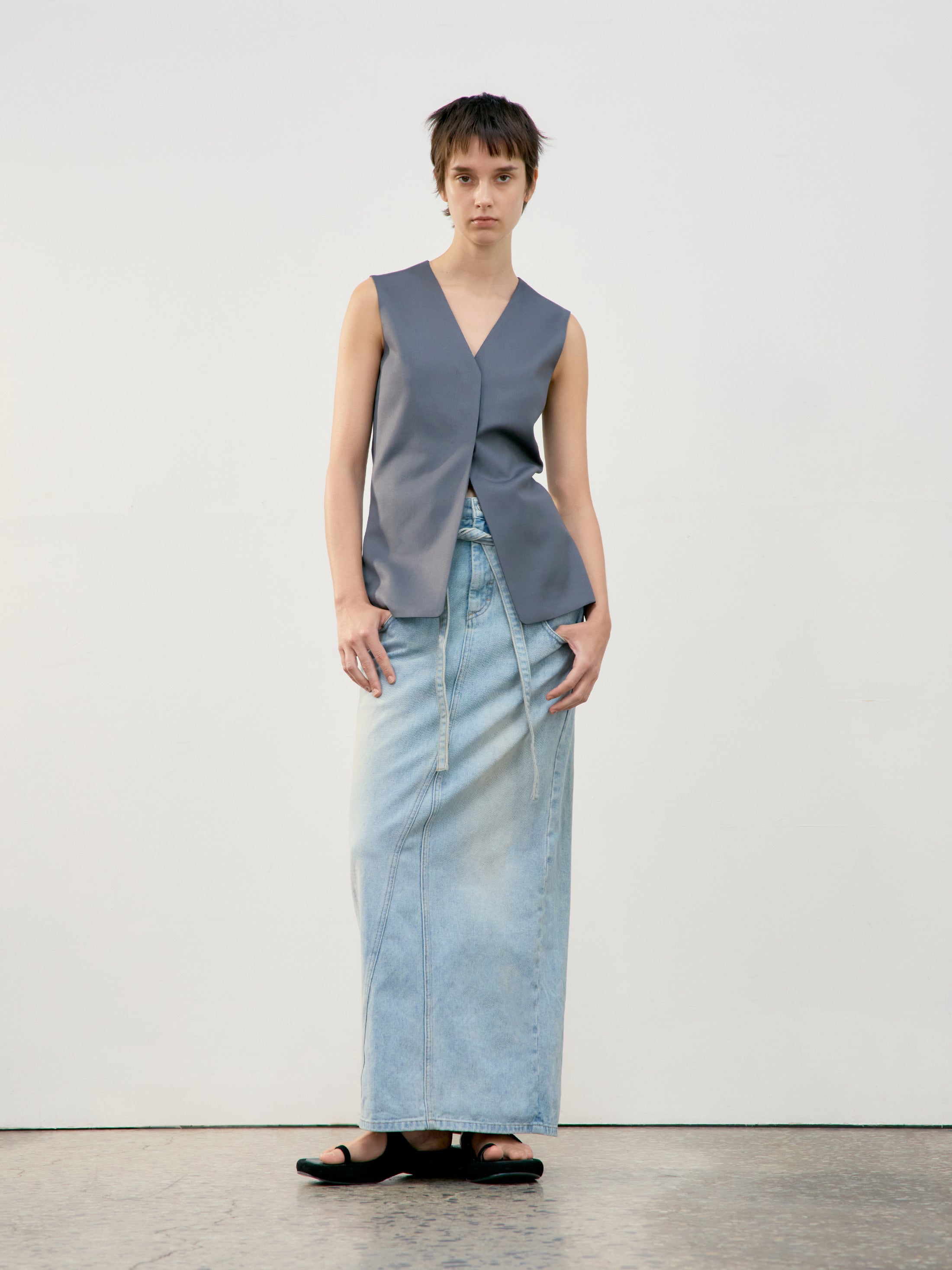 Low Classic Waist Point Wool Vest Grey