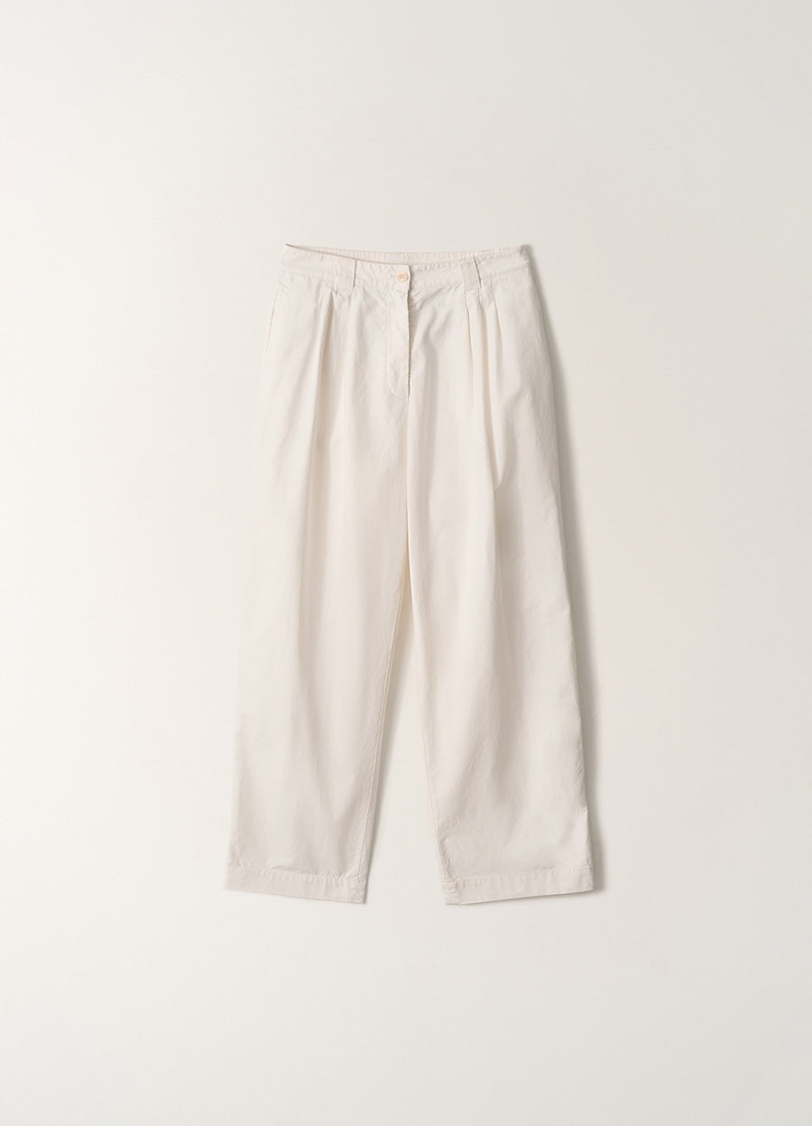 Nothing Written Lena 3-tuck pants (White)