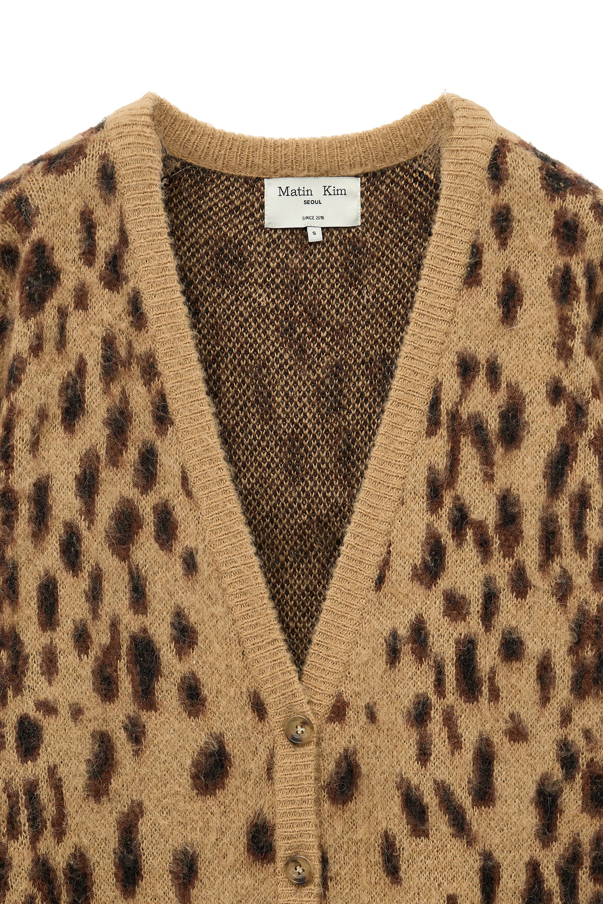 [matinkim] BRUSHED LEOPARD CARDIGAN IN MIX