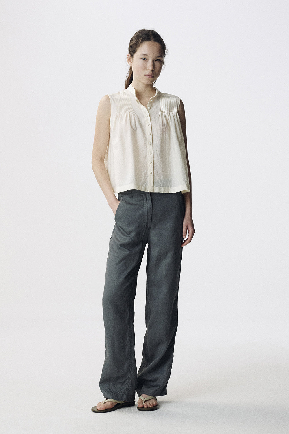 Nothing Written Mona sleeveless blouse (Light vanilla)