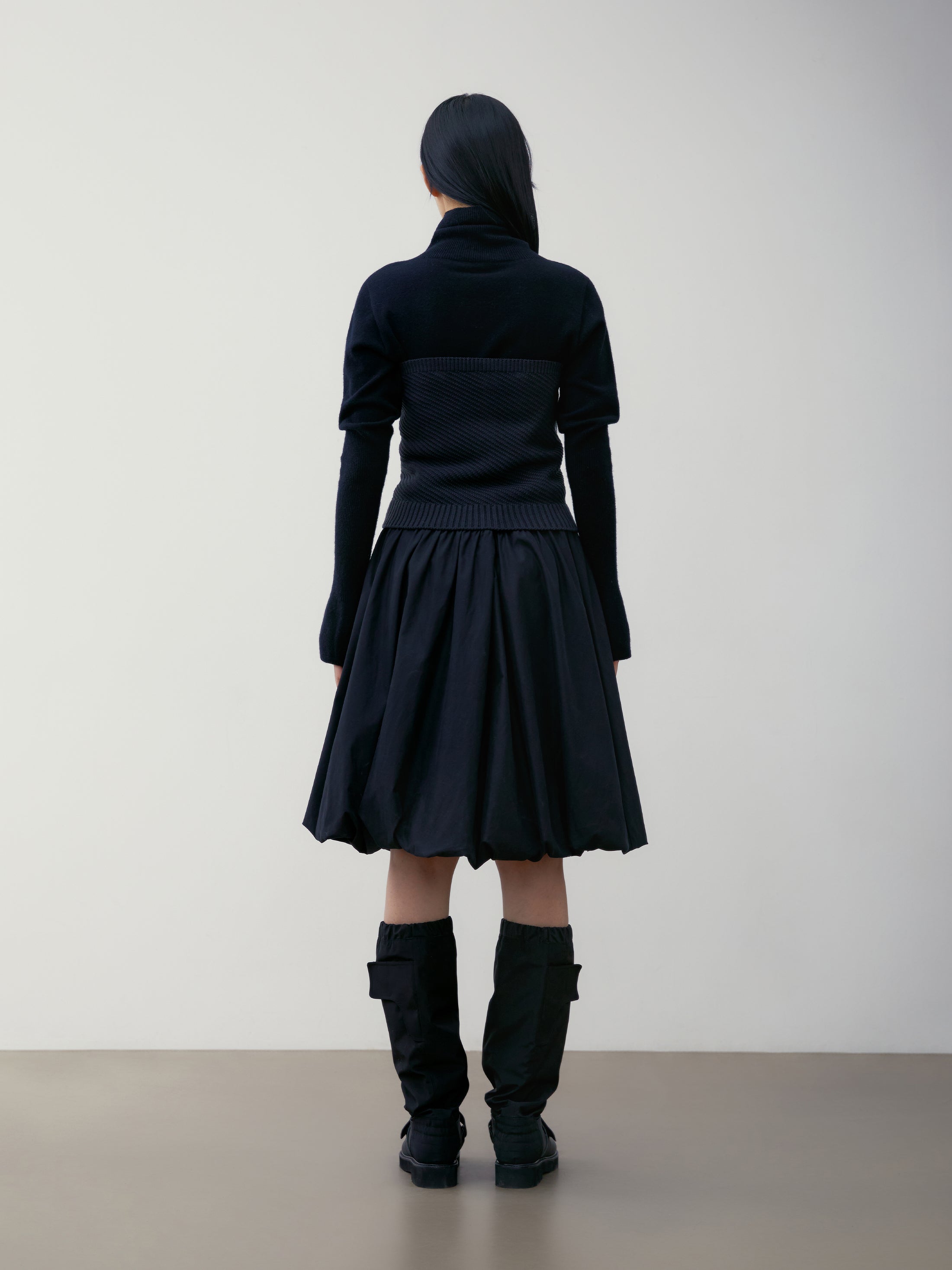 [low_classic] DIAGONAL BUTTON UP BUSTIER
CHARCOAL