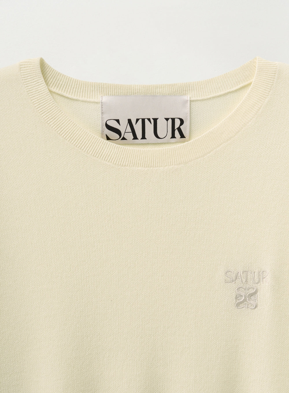 [satur] (W) Light Weight Crew Neck Half Knit - Cream