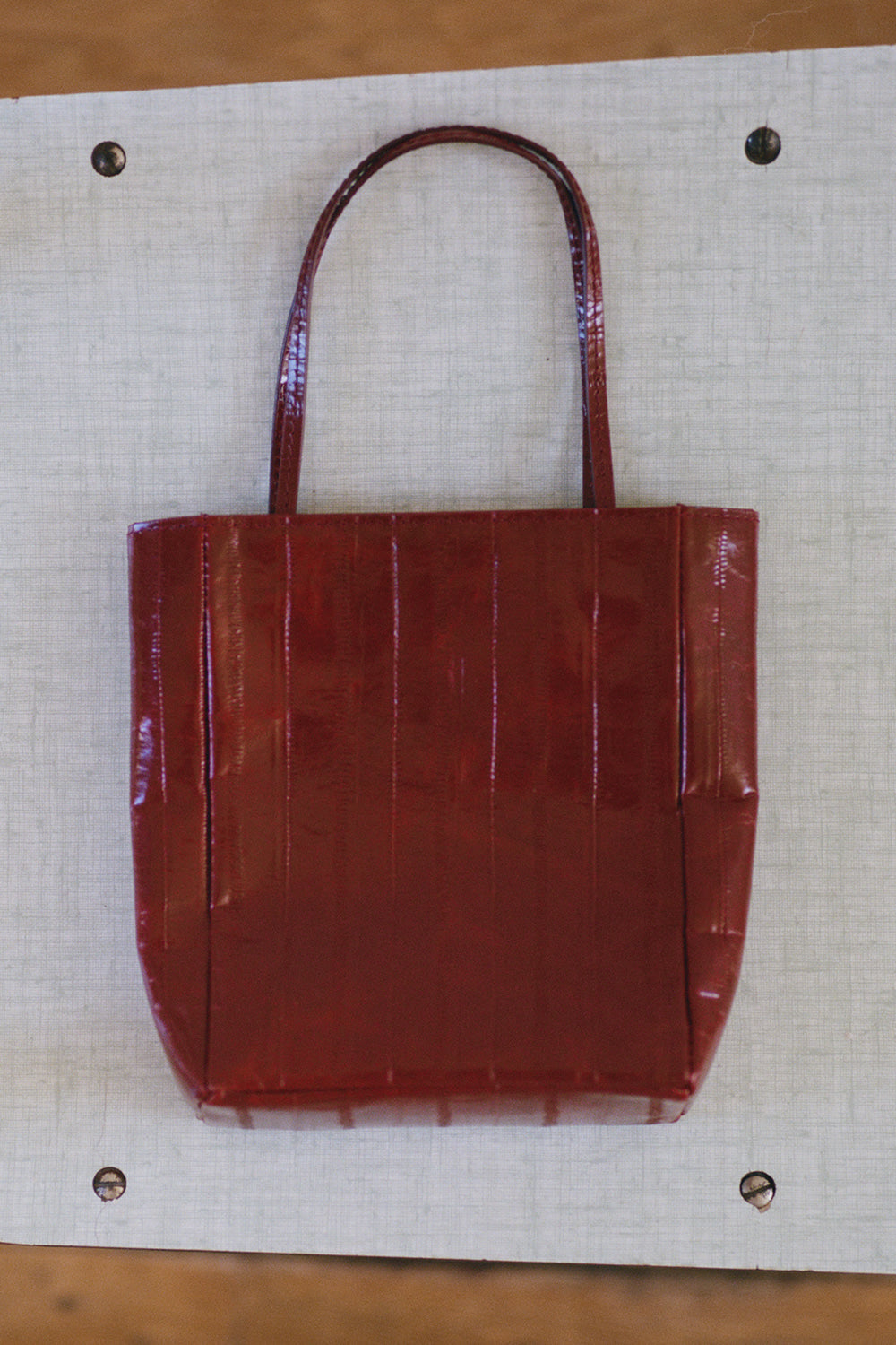 Nothing Written Vernis tote bag (Wine)