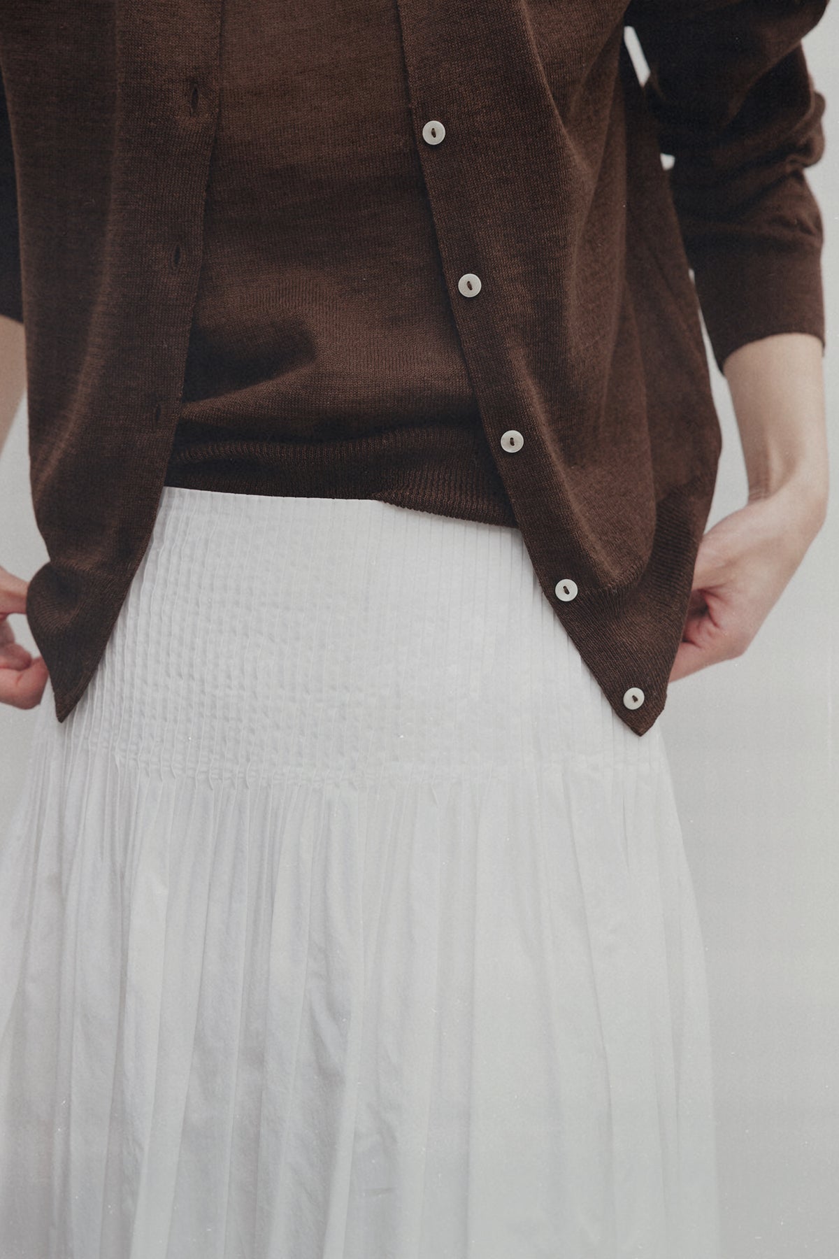 Nothing Written Rola linen sleeveless (Brown)