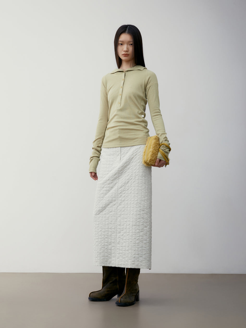 [low_classic] GRID WRINKLE H-LINE SKIRT
CREAM