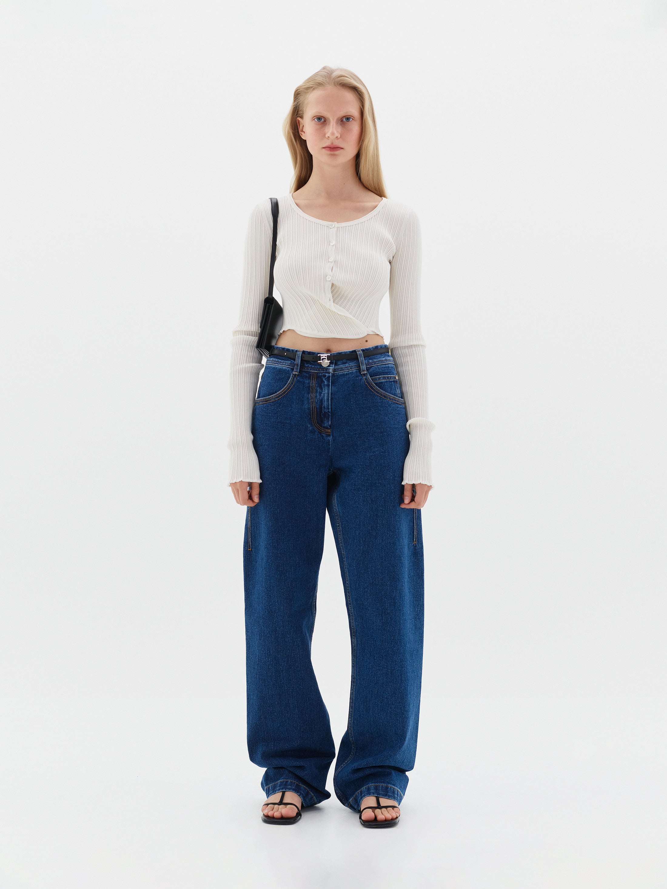 [low_classic] Straight Fit Denim
Blue