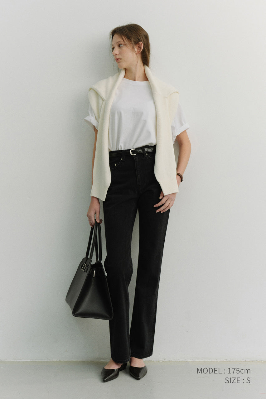 Dunst Essential Semi Boot-Cut Jeans Black