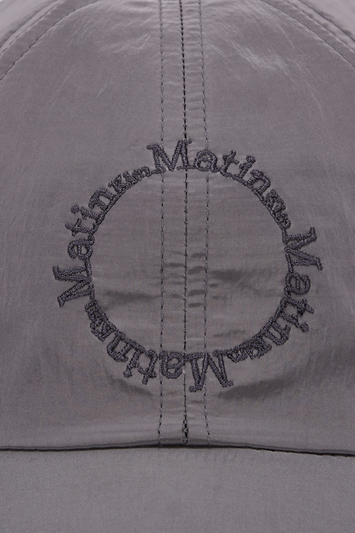 [matinkim] CRISP LOGO BALL CAP IN SILVER