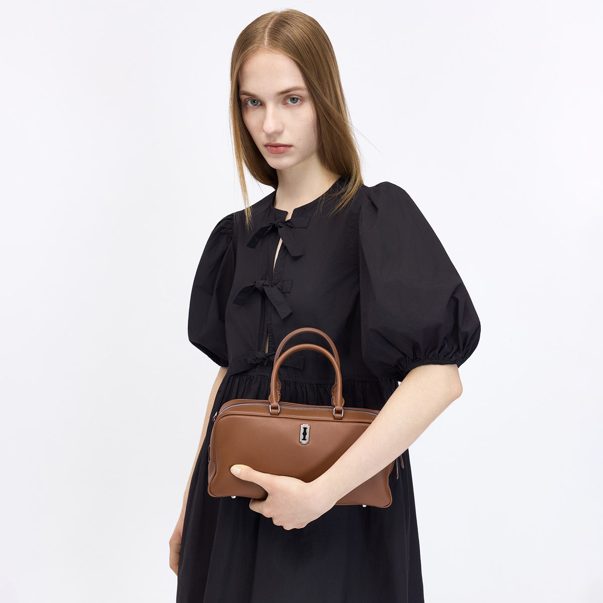 Vunque Toque Square Tote S Camel