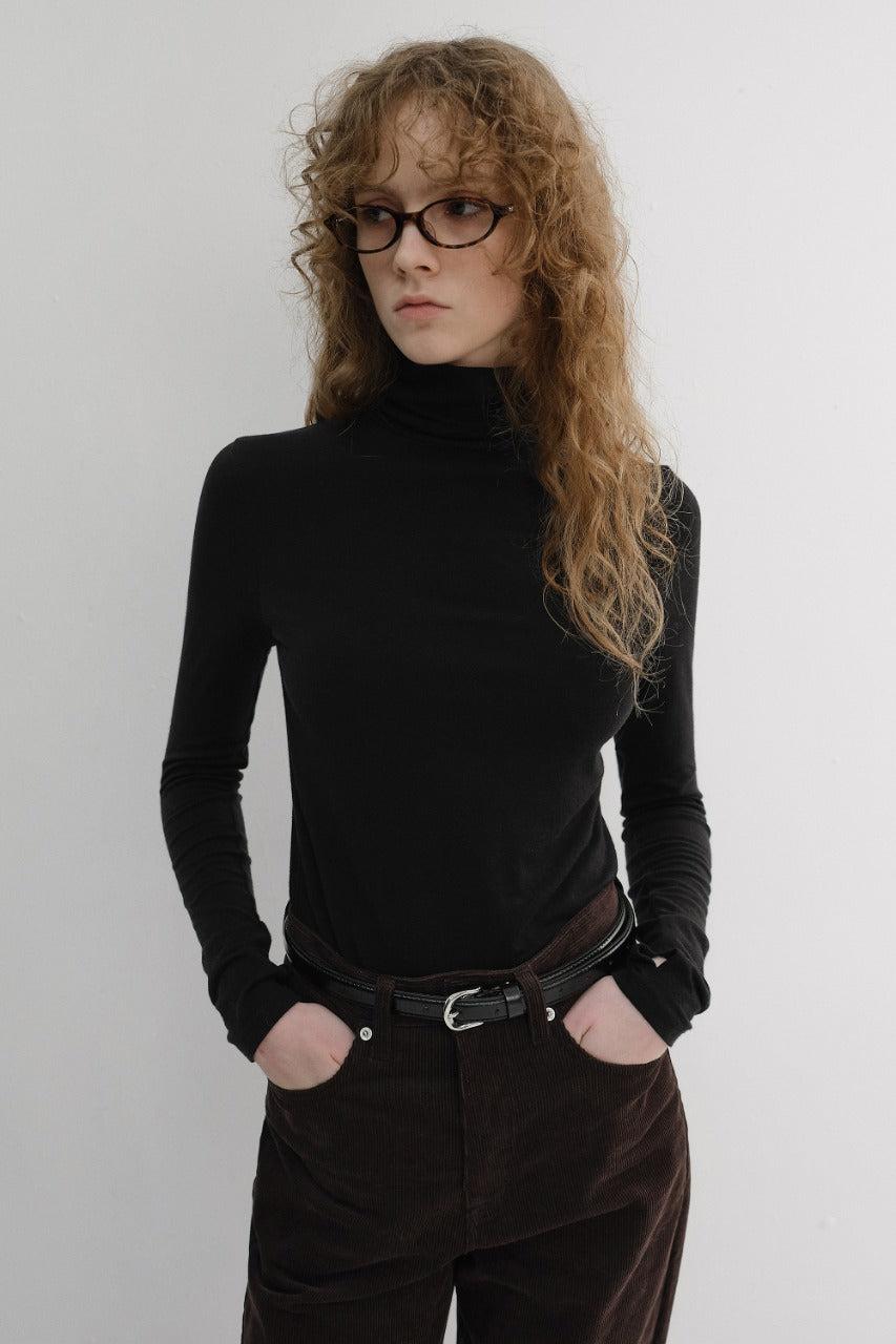 Dunst Essential Roll Neck Top Black