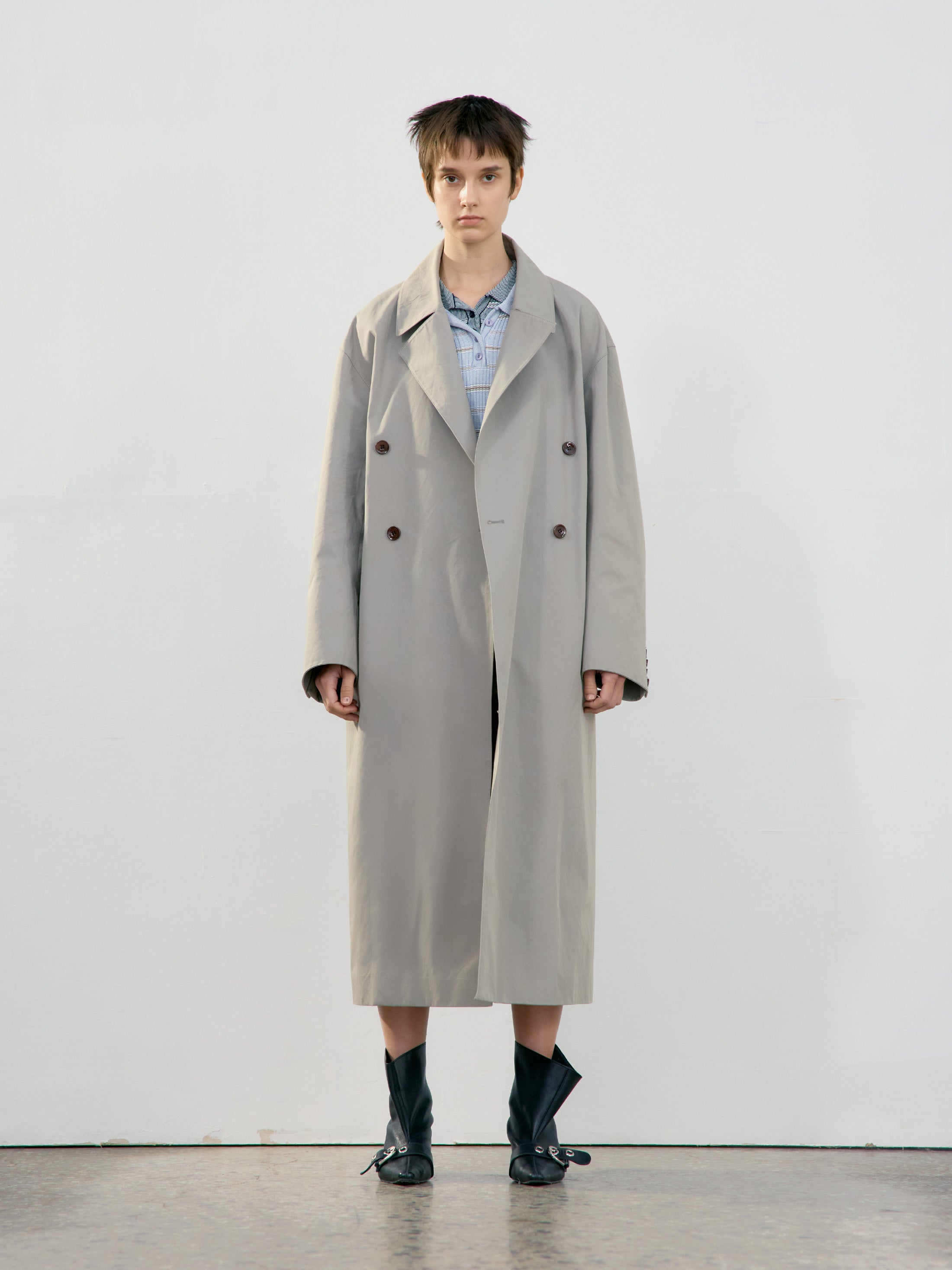 Low Classic Double Trench Coat Khaki