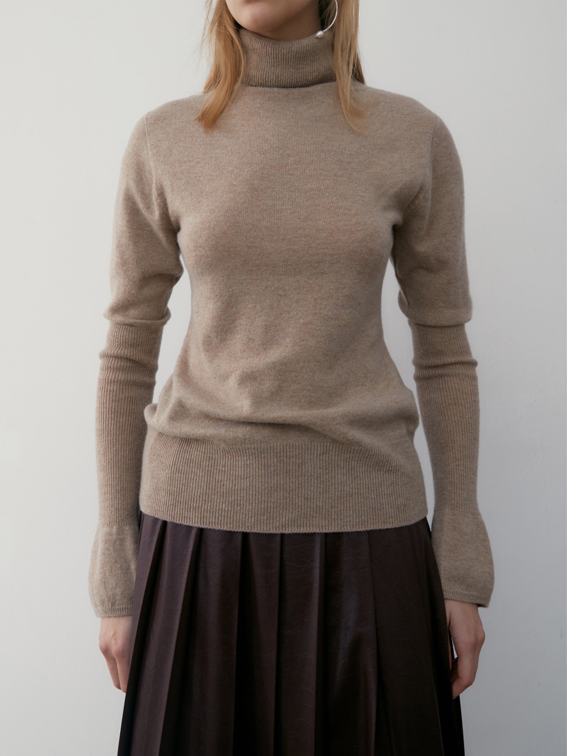 [low_classic] CASHMERE PUFF SLEEVE KNIT TOP
BEIGE