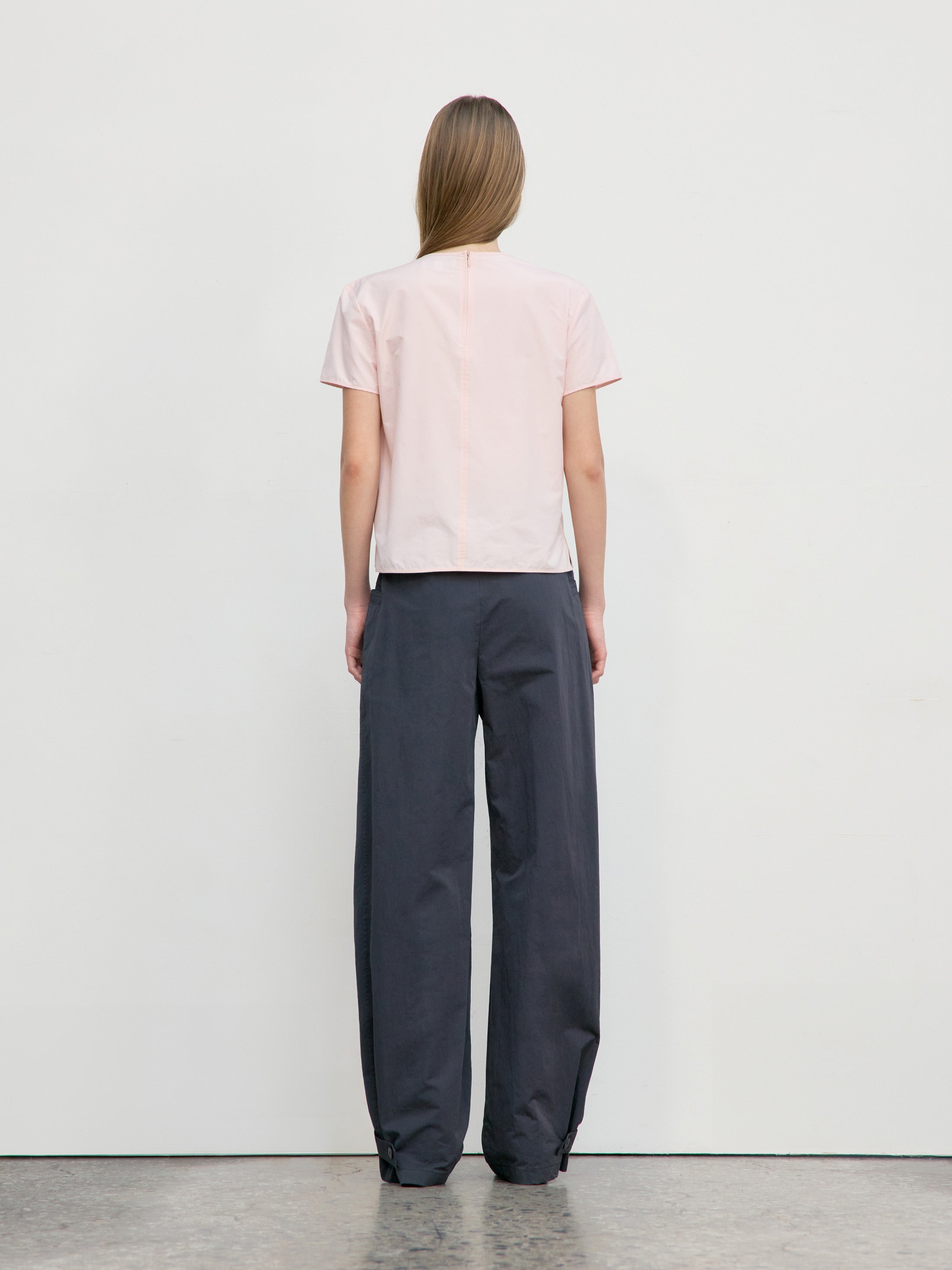 [Low Classic] U-Neck Logo Blouse_Light Pink