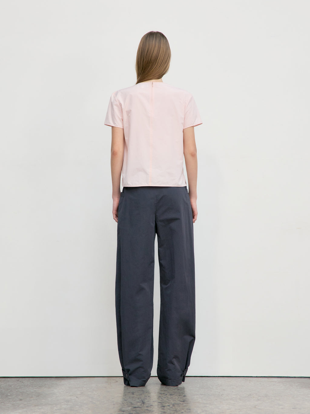 [Low Classic] U-Neck Logo Blouse_Light Pink