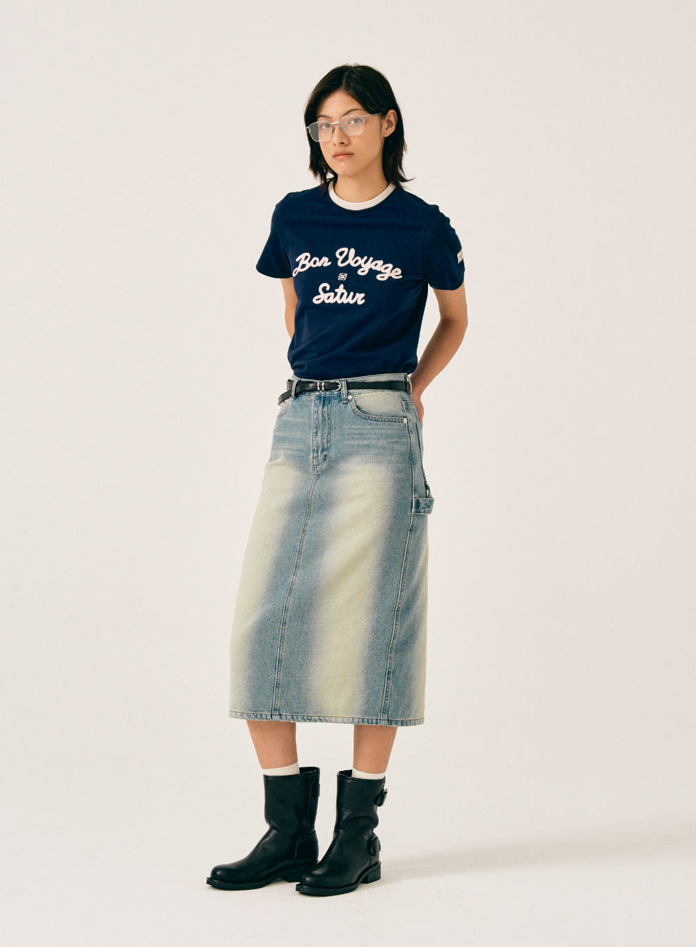 [satur] (W) Satur Logo Voyage T-Shirt - Navy Pink