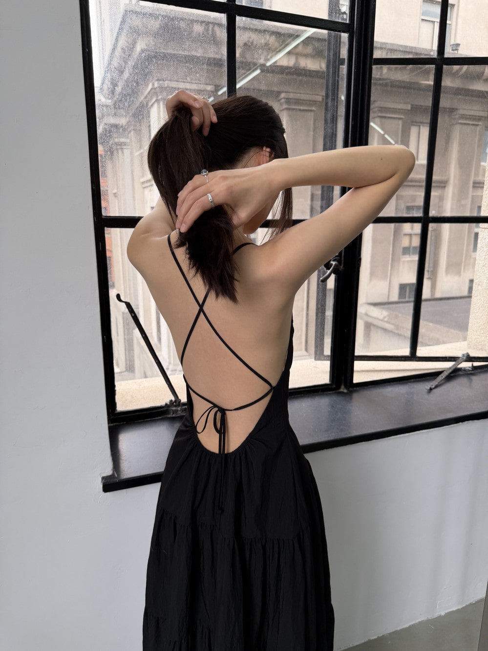 Low Classic Back String Gather Dress Black
