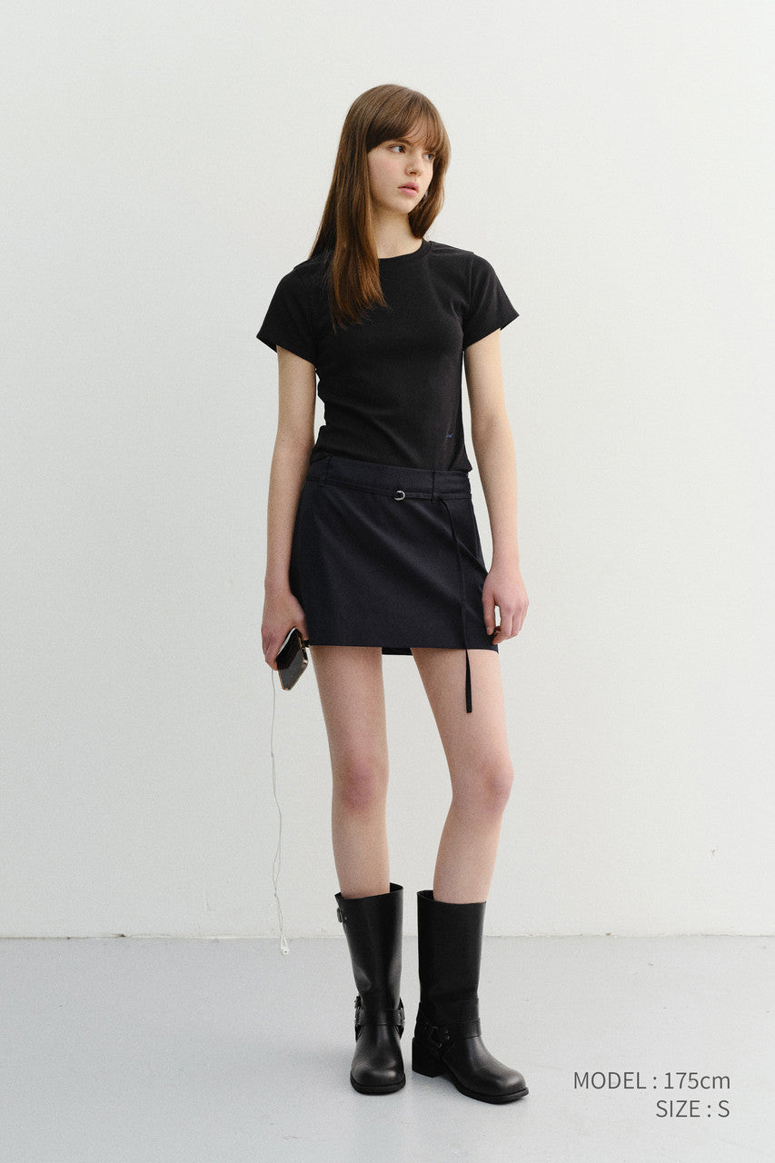 Dunst Curved Hem Slim Top Black