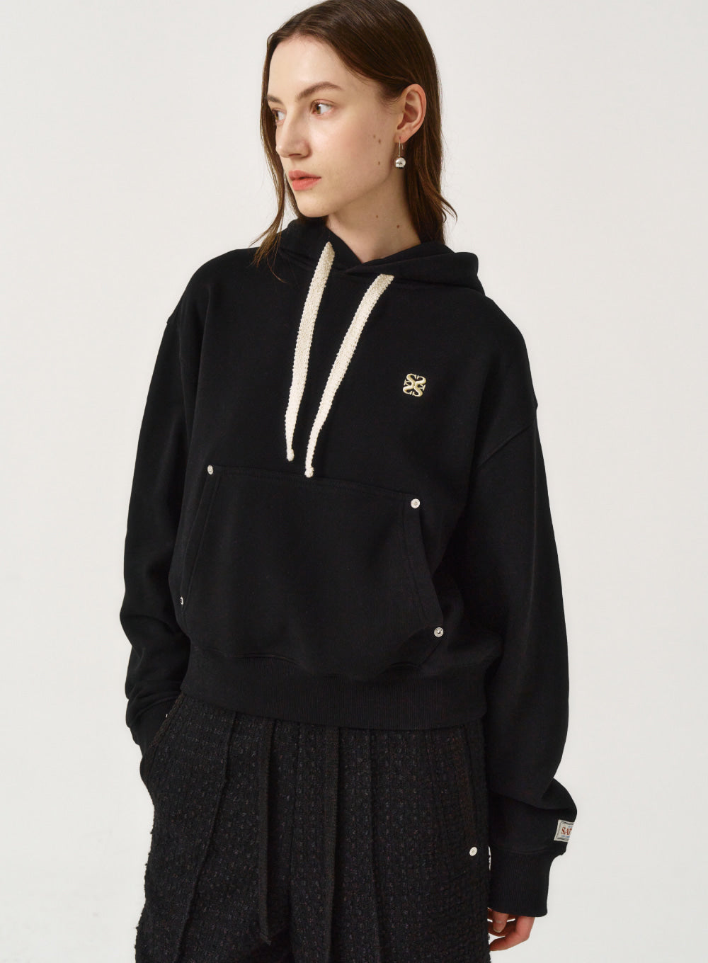 [satur] (W) Classic Small Logo Rivet Hoodie - Classic Black