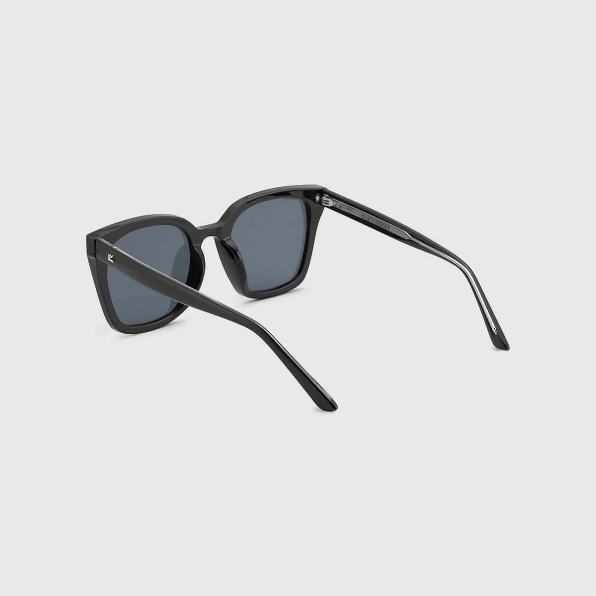 Blue Elephant Reina black