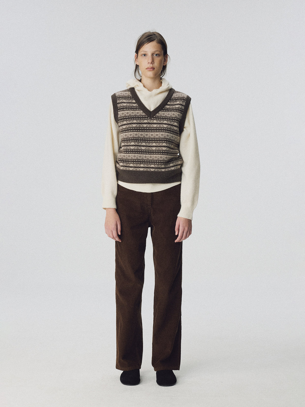Nothing Written Cabin knit vest (Brown)