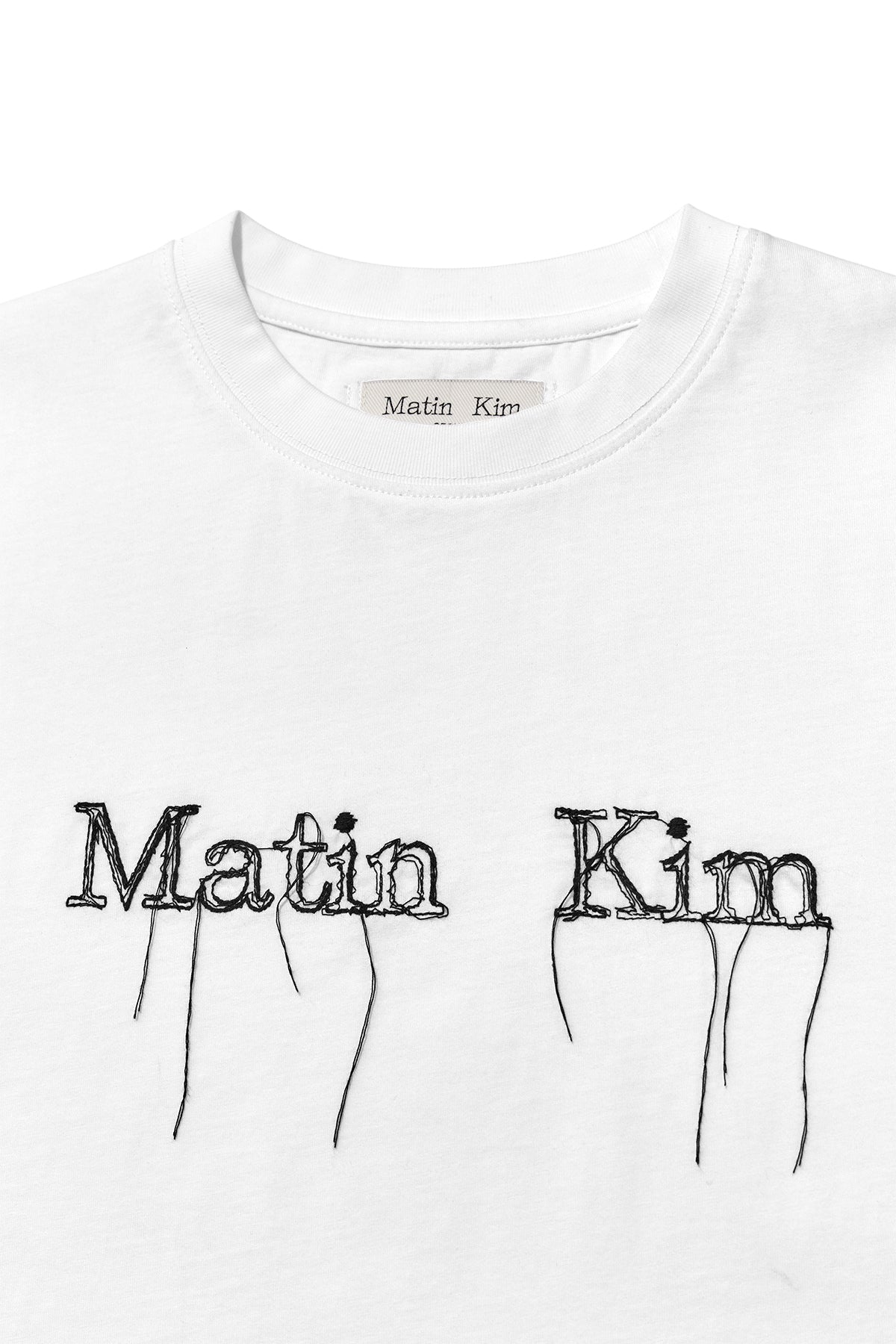[matinkim] LOGO THREAD POINT CROP TOP IN WHITE
