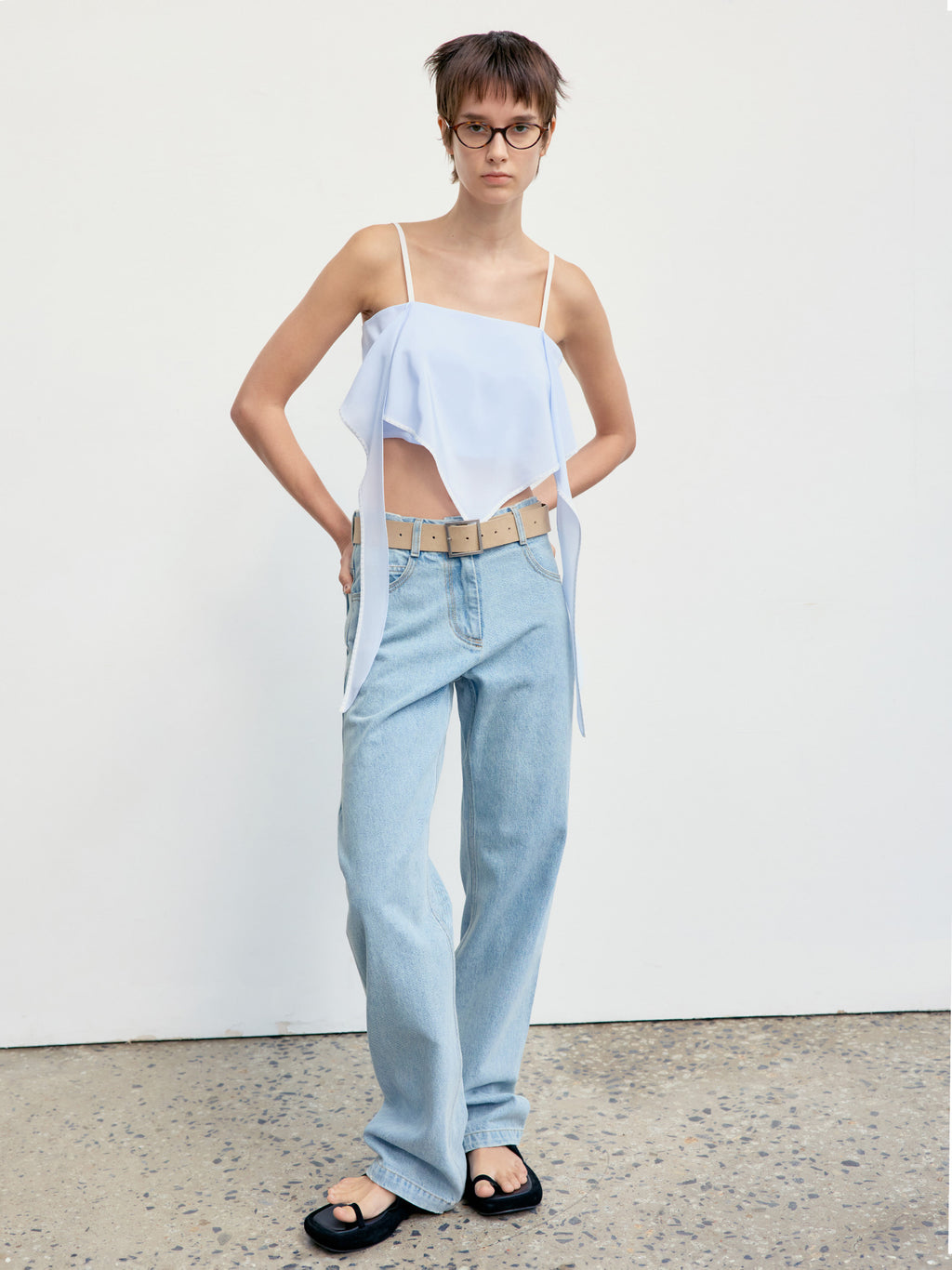 [low_classic] Silk Scarf Top
Light Blue