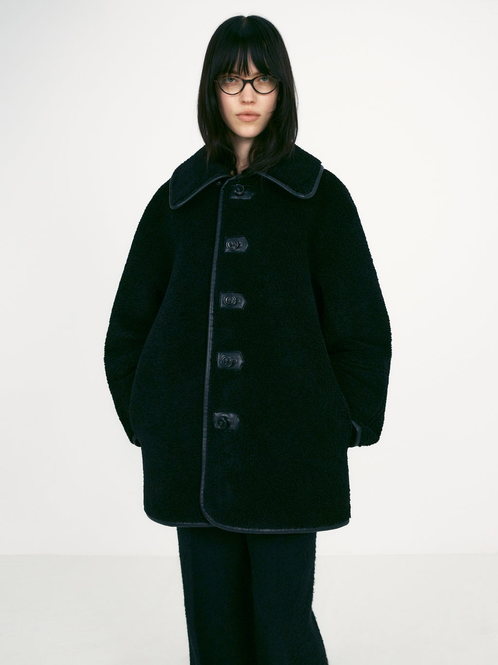 [low_classic] Reversible Shearling Jacket
Black