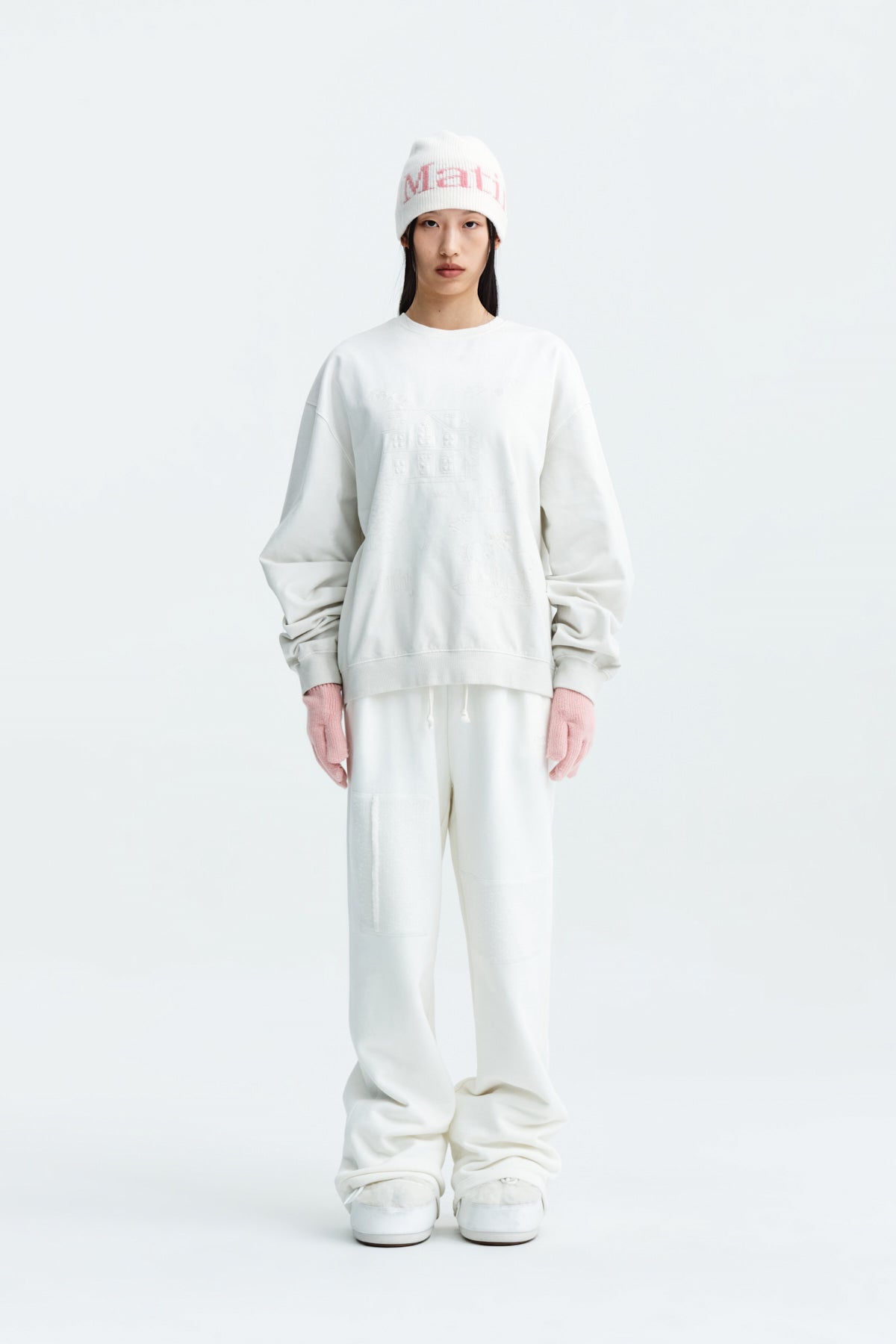 Matinkim Patch Point Sweatpants IN Ivory