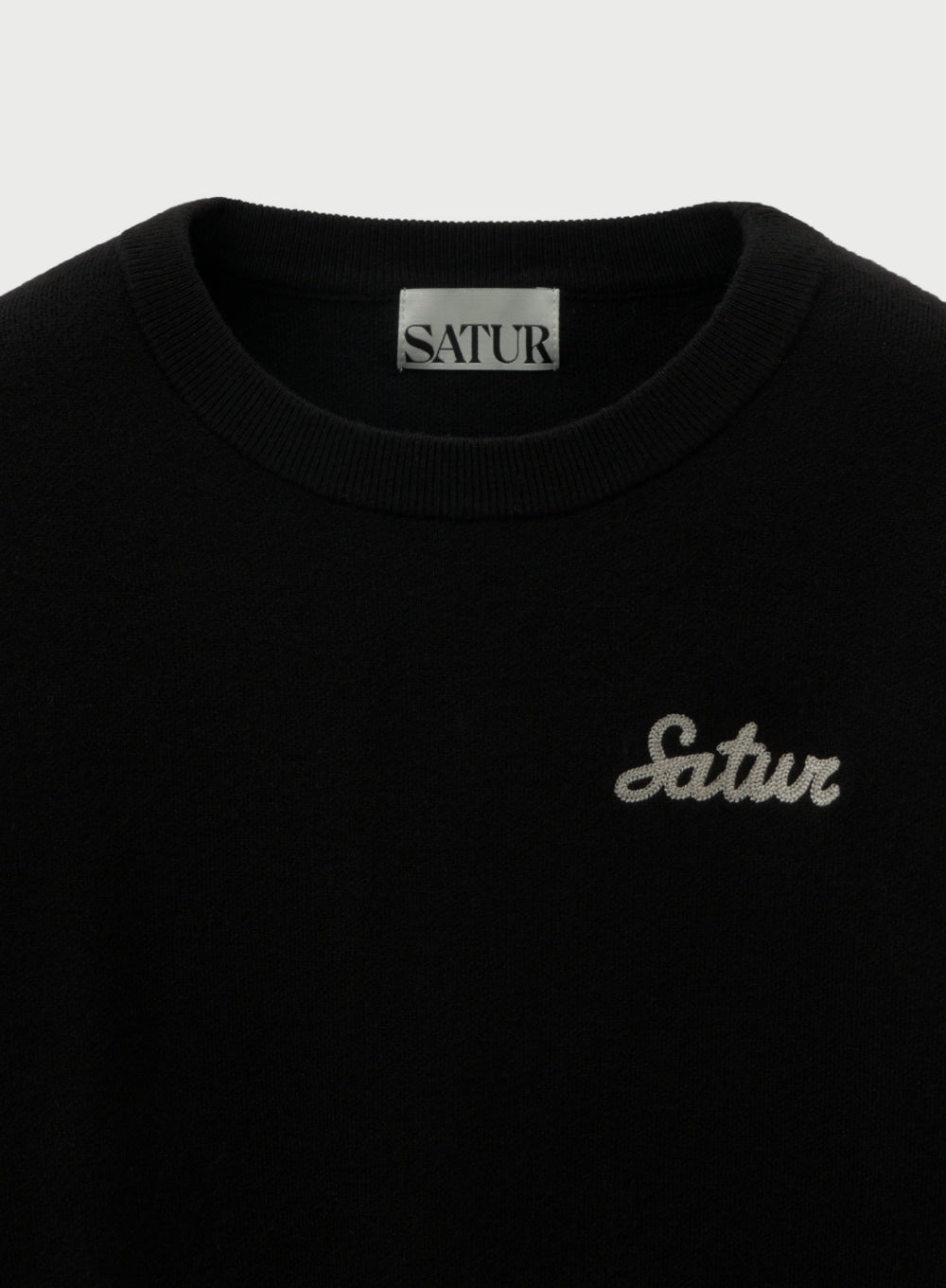 [satur] (W) Outline Basic Crew Neck Knit - Black