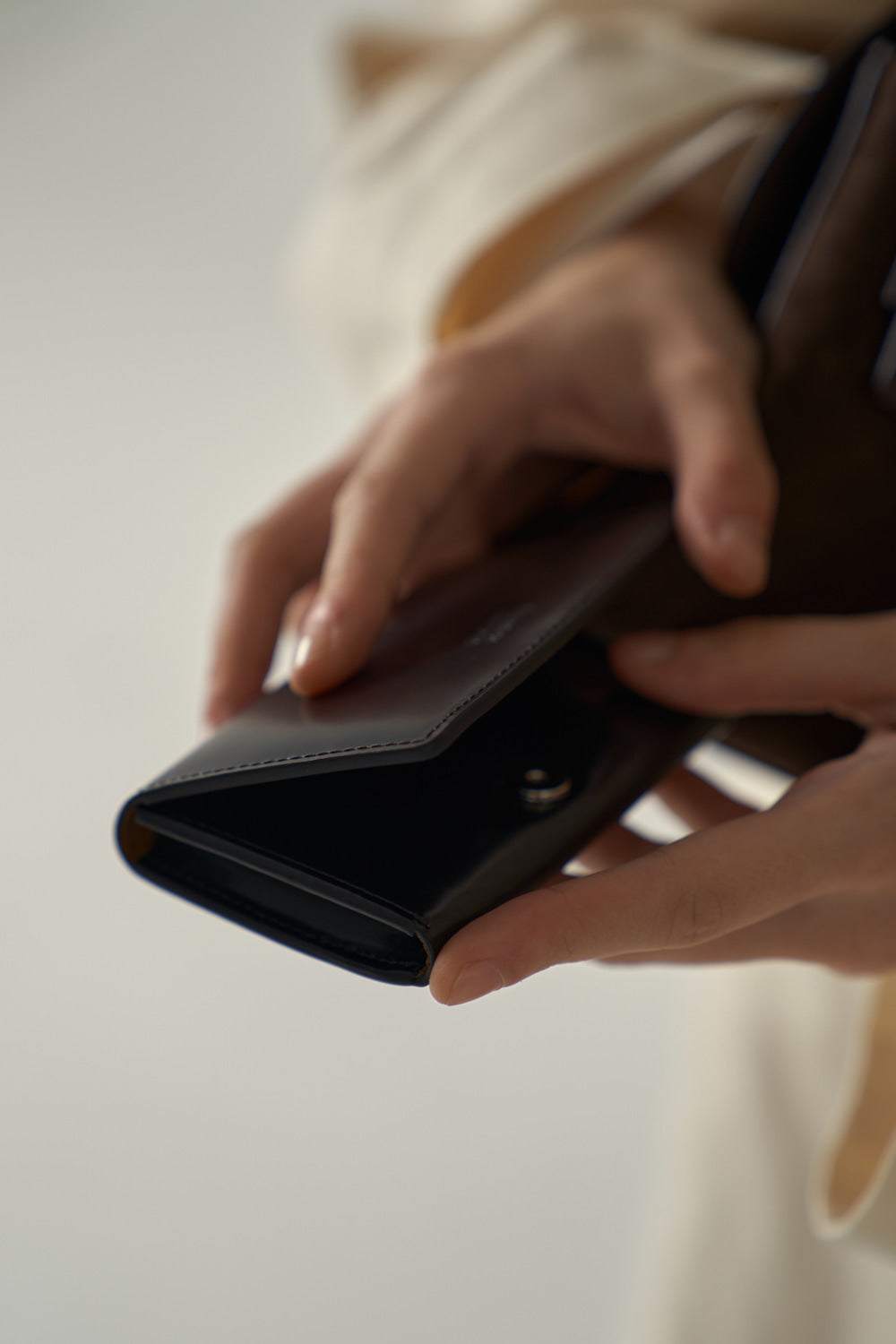 Facade Pattern Classic Card Wallet black