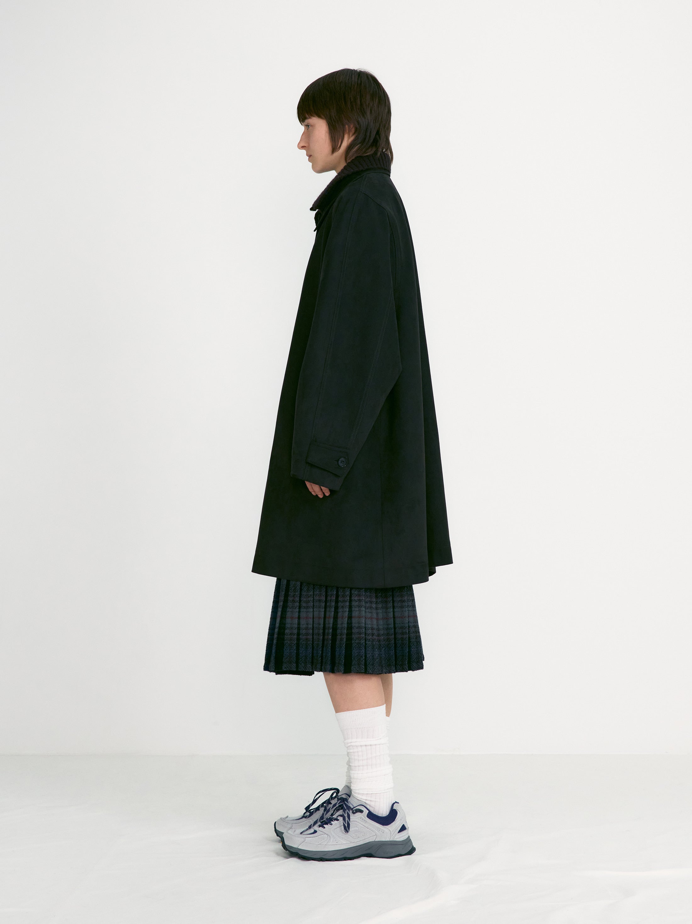 [low_classic] Suede Half Coat
Black