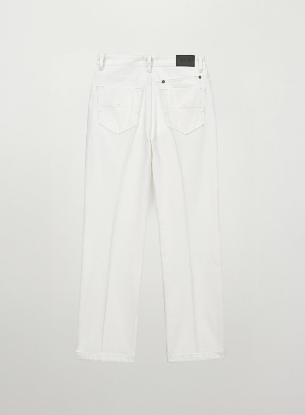 Satur (W) Classic Straight Denim Pants - White