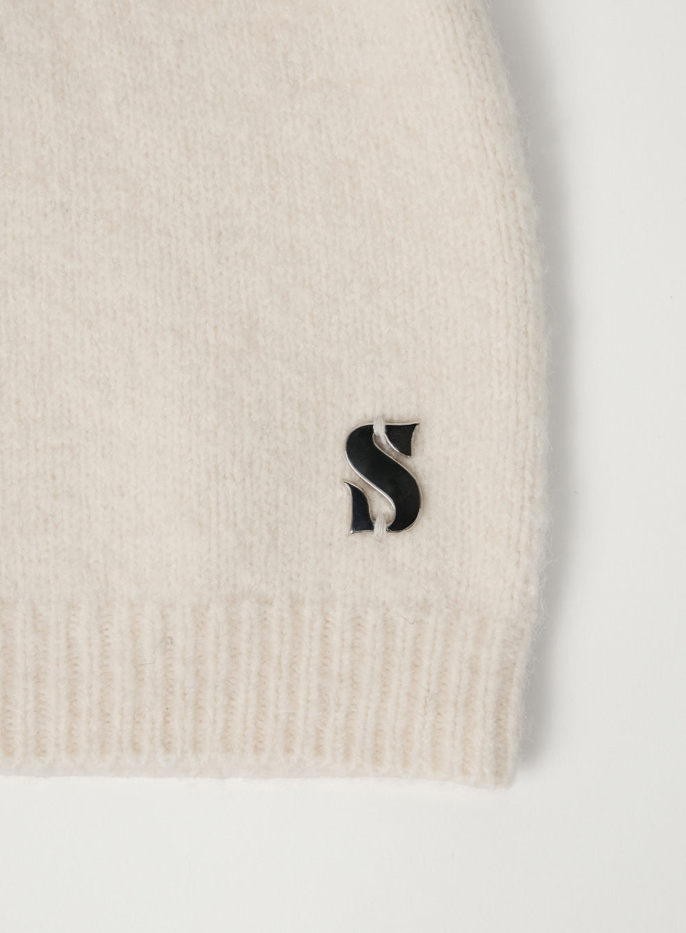 [satur] S Logo Brushed Beanie - Cream