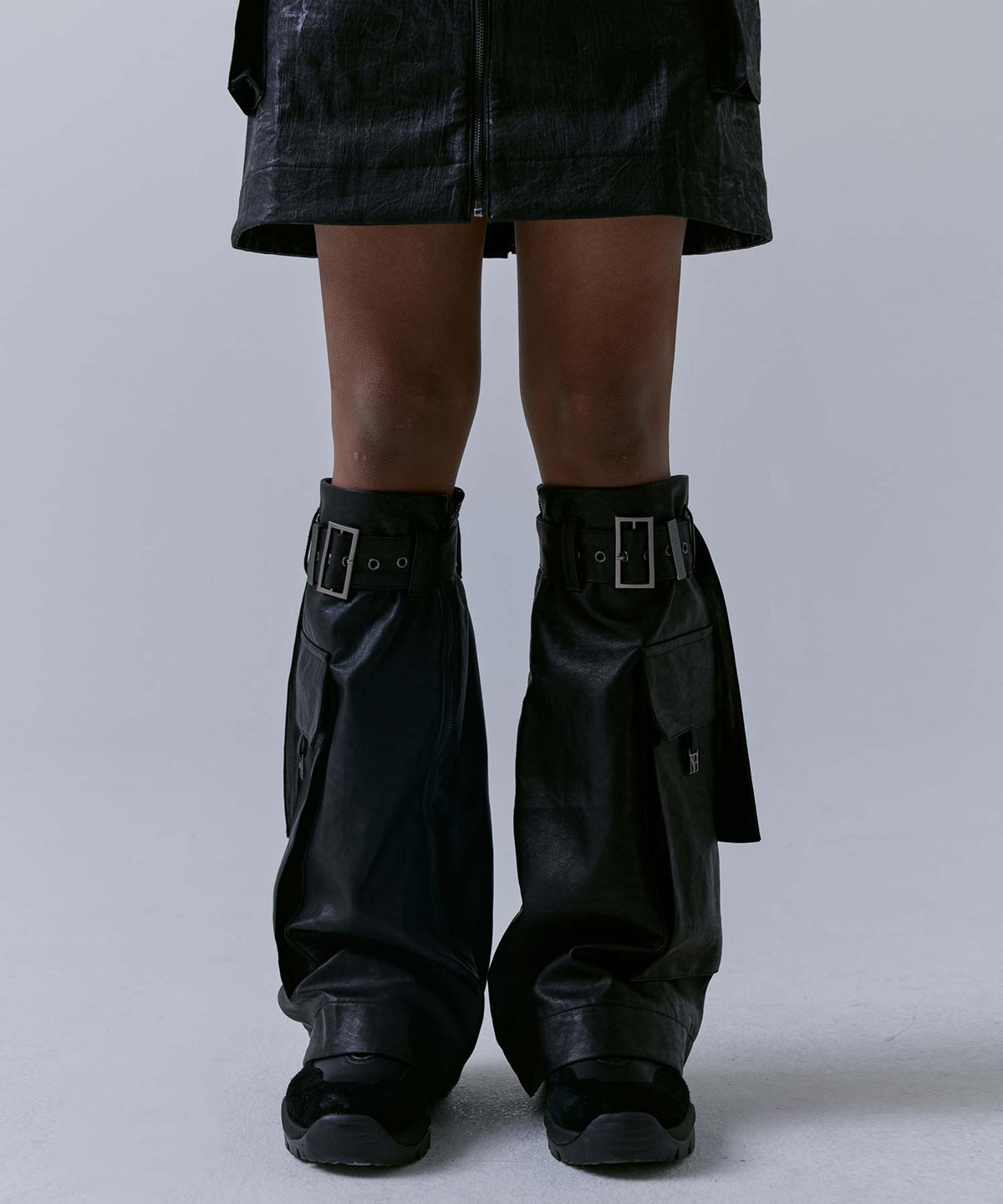 Treemingbird 2-way Leather Cargo Skirt Warmer Black