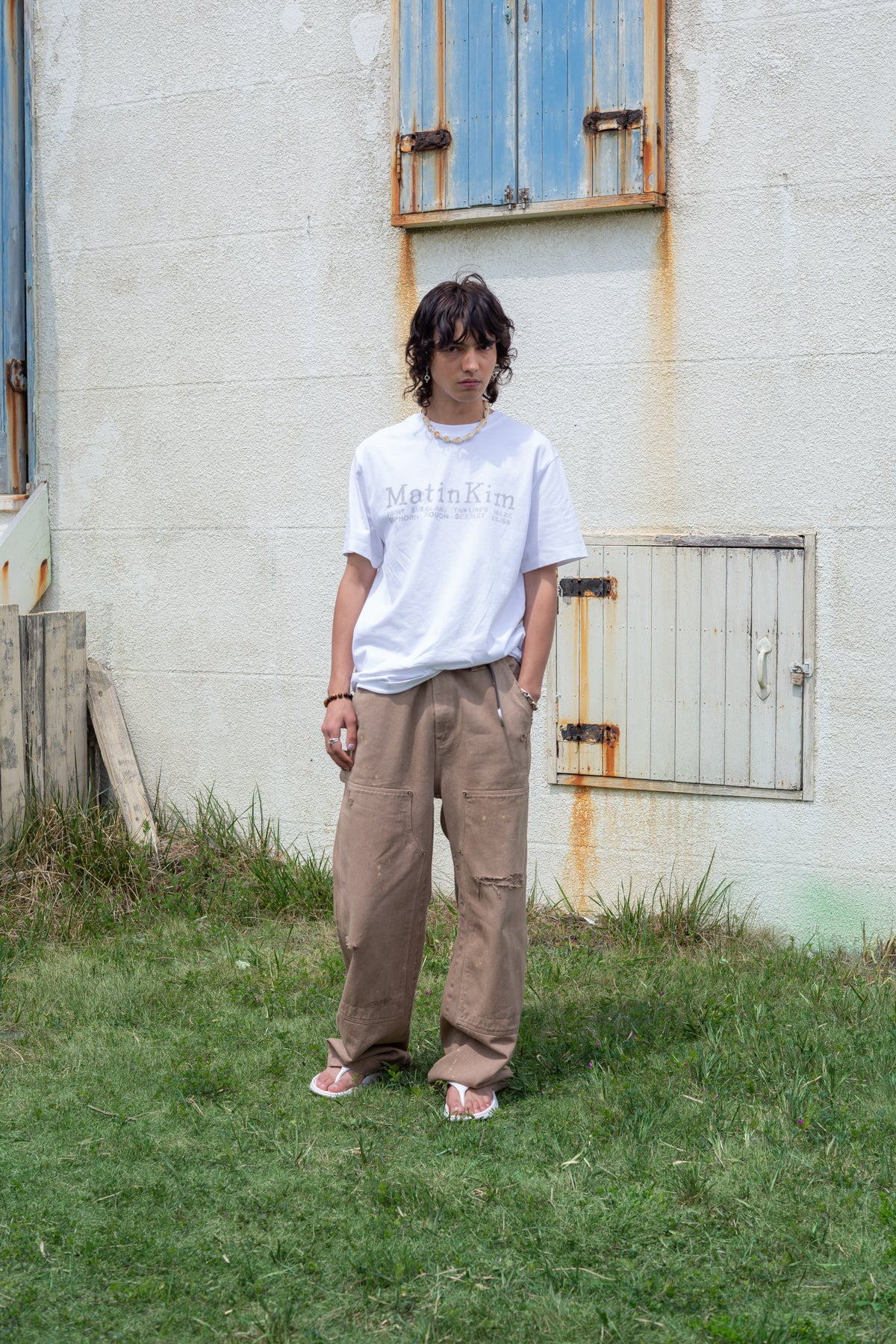 [matinkim] Vintage Painting Carpenter Pants For Men IN Beige