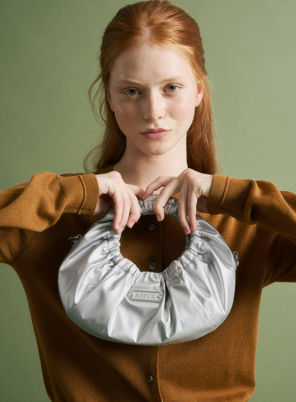 [satur] Scrunchie Small Hand Bag - Silver