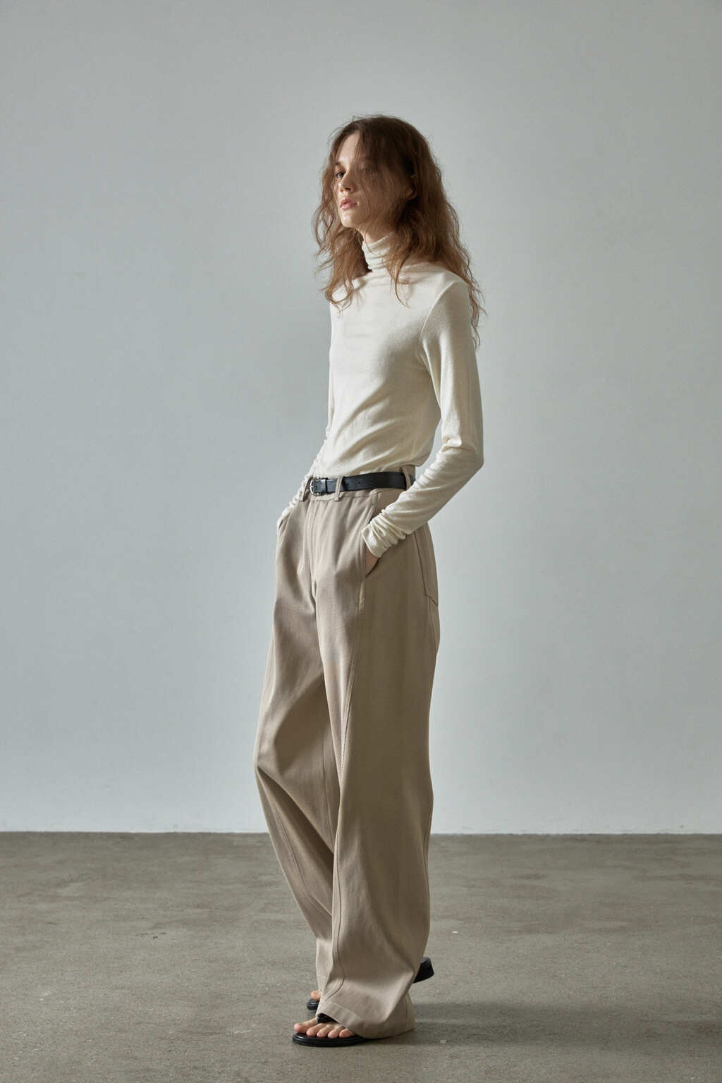 Facade Pattern Curved Cotton Pants olive beige