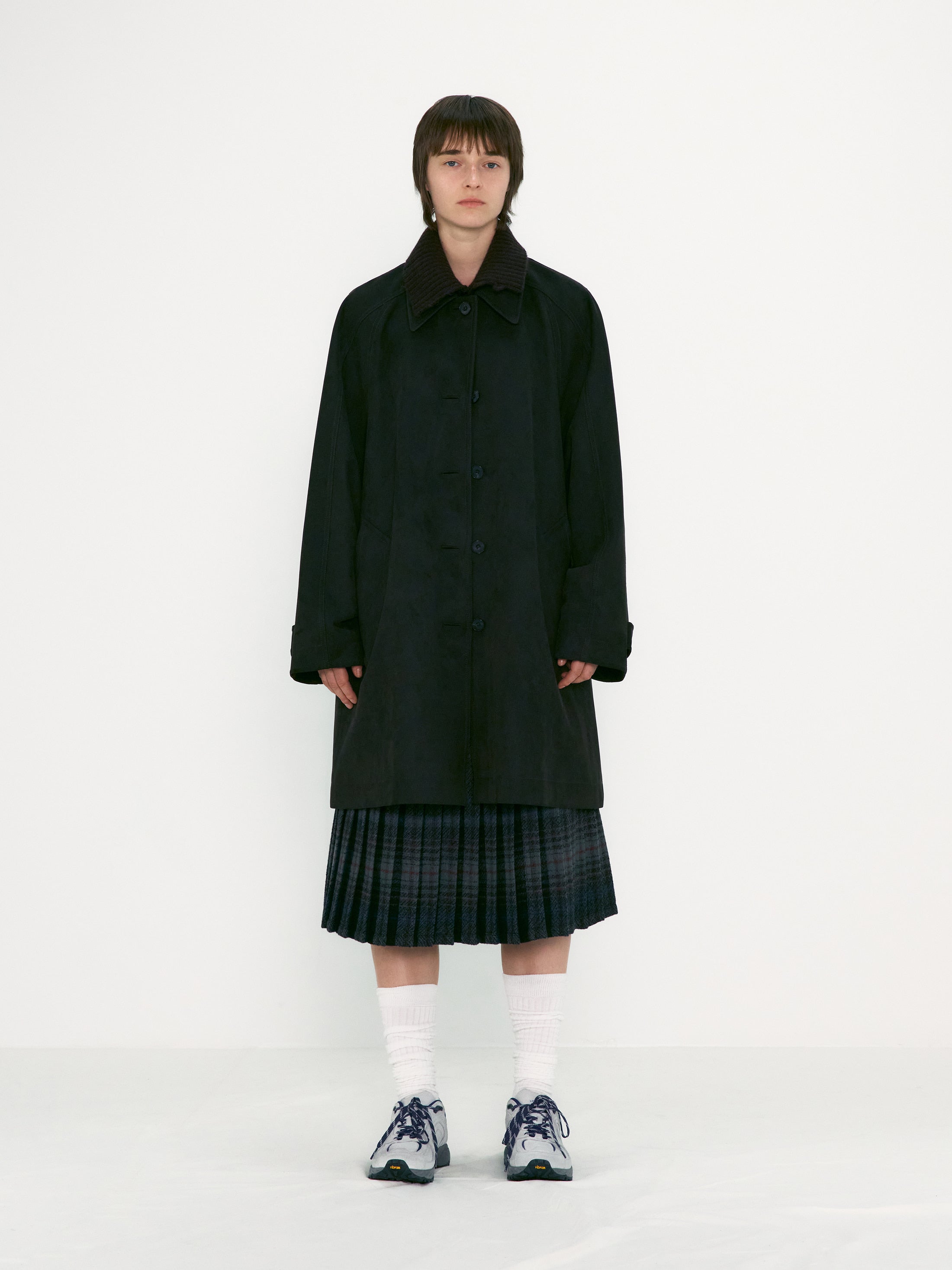 [low_classic] Suede Half Coat
Black